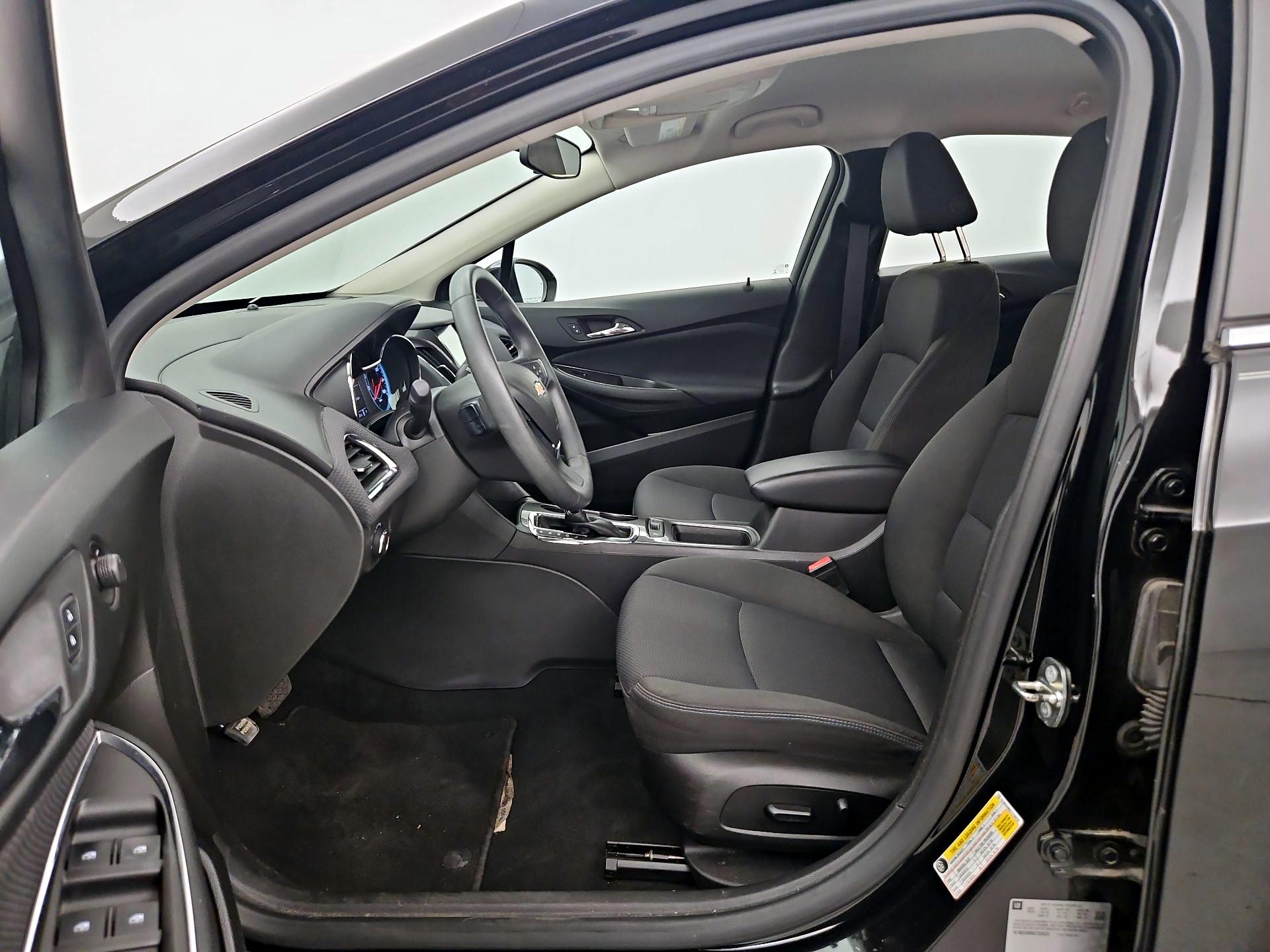 Thumbnail: 2016 Chevrolet Cruze - 11