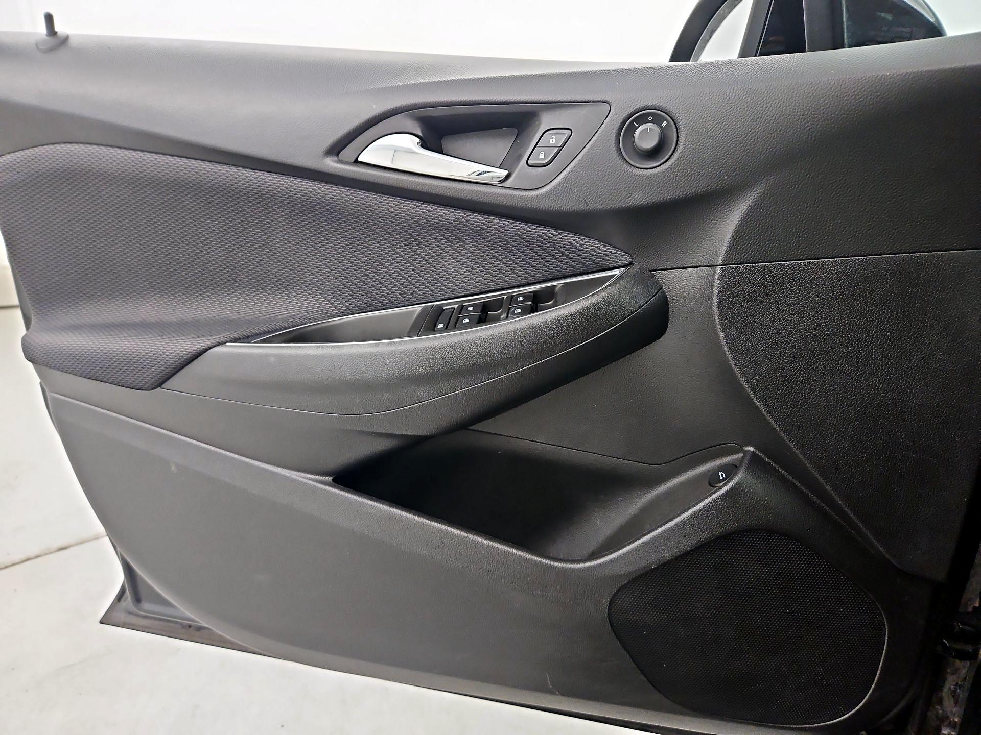 Thumbnail: 2016 Chevrolet Cruze - 12