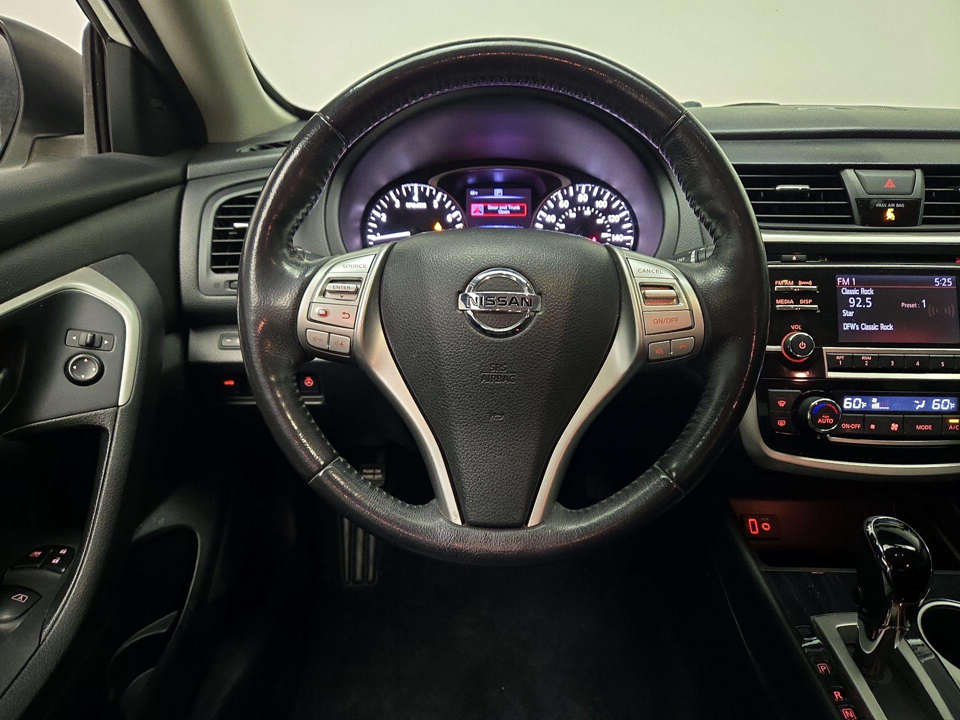 Thumbnail: 2018 Nissan Altima - 10