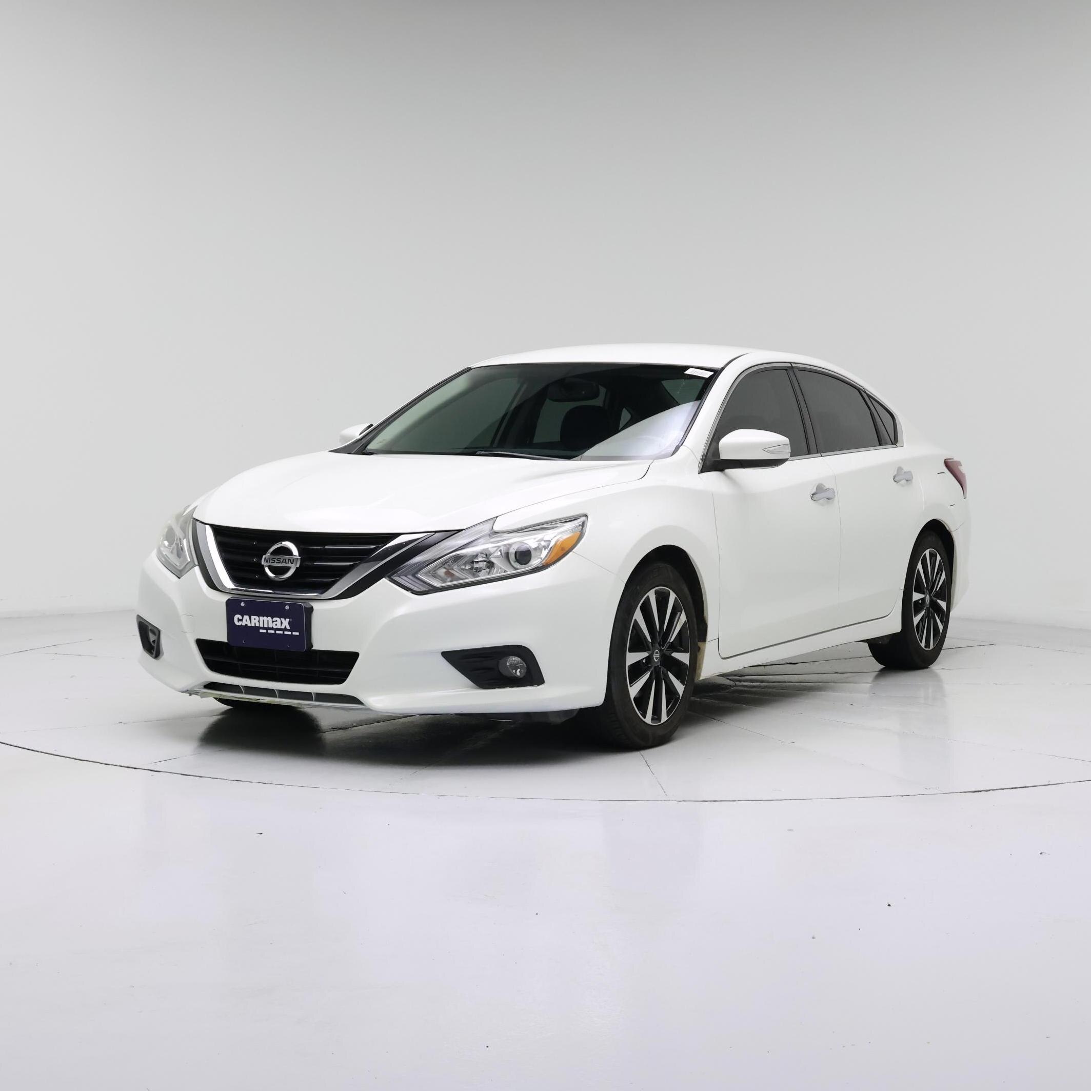 Thumbnail: 2018 Nissan Altima - 4