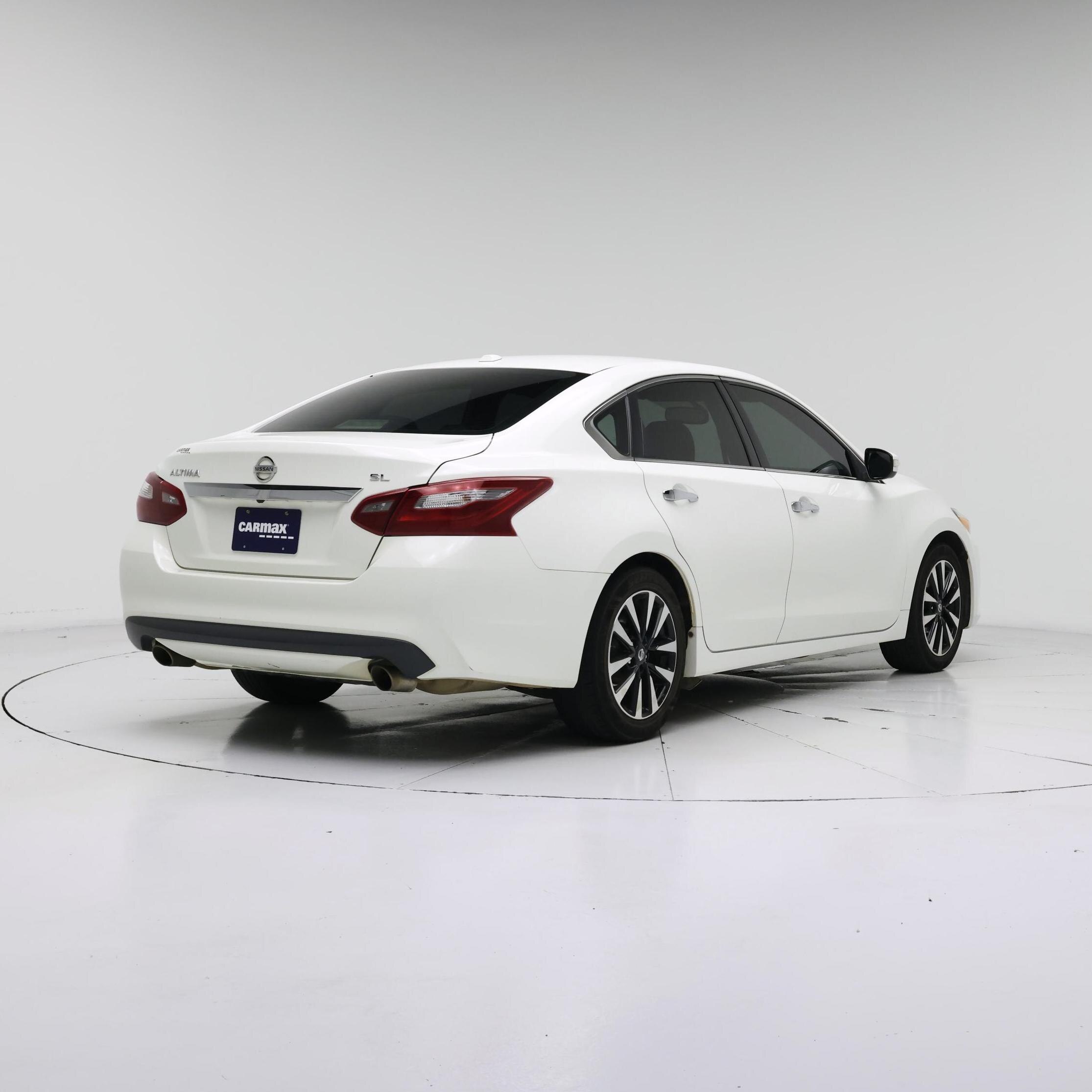 Thumbnail: 2018 Nissan Altima - 8