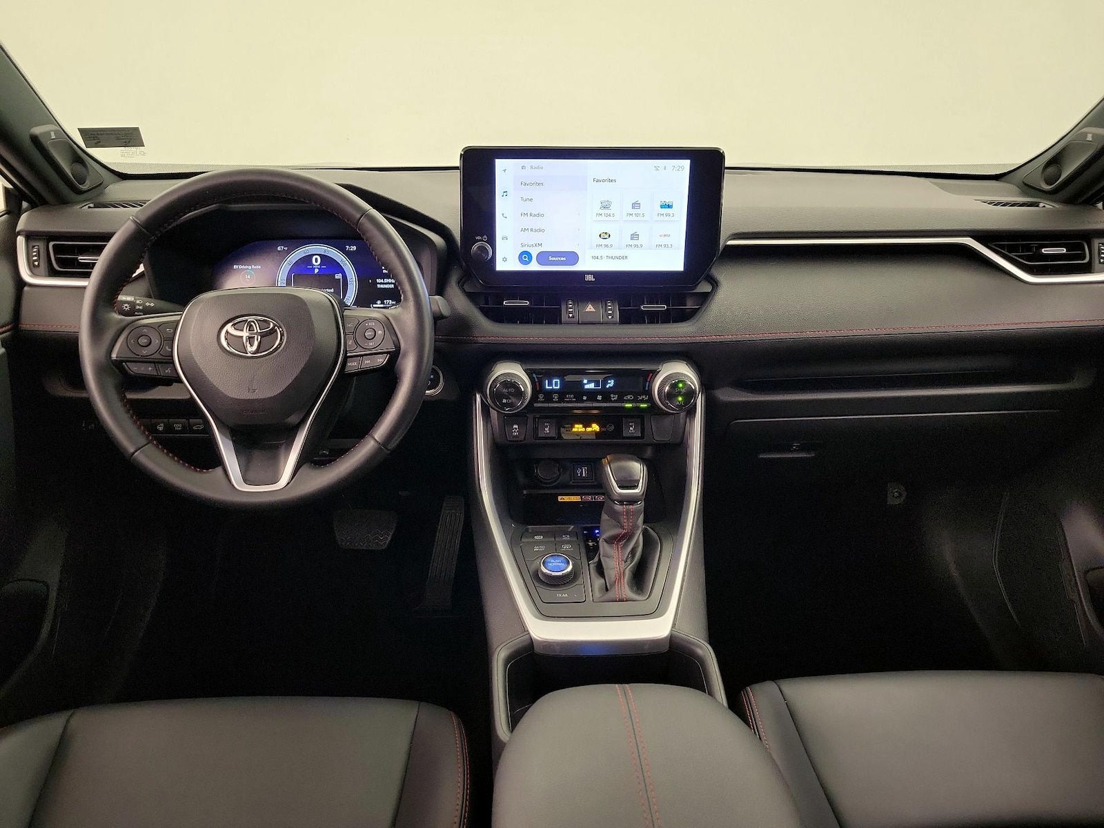 2024 Toyota RAV4 XSE - Photo 10