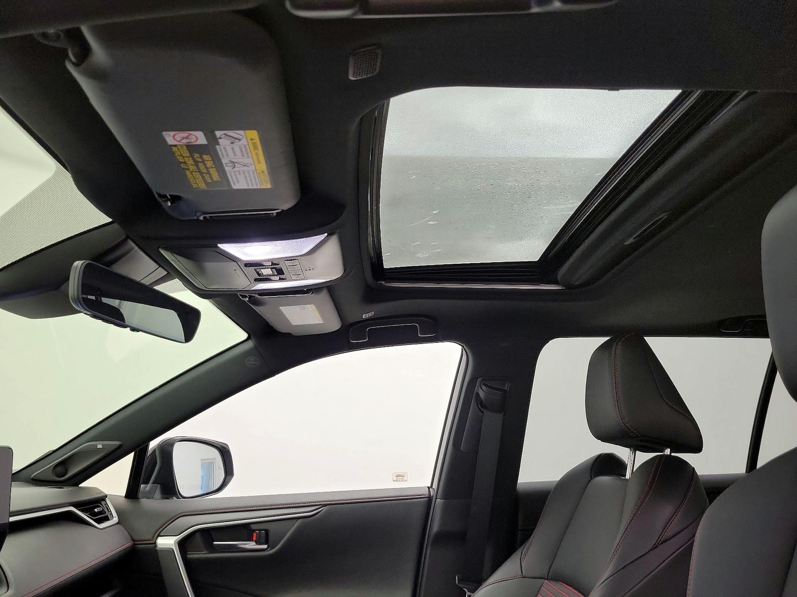 2024 Toyota RAV4 XSE - Photo 20