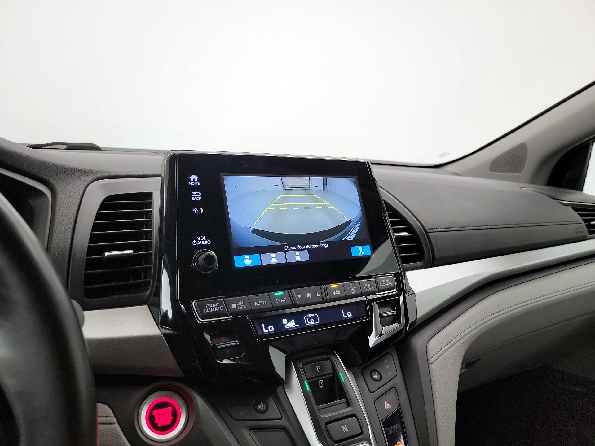 Thumbnail: 2018 Honda Odyssey - 14