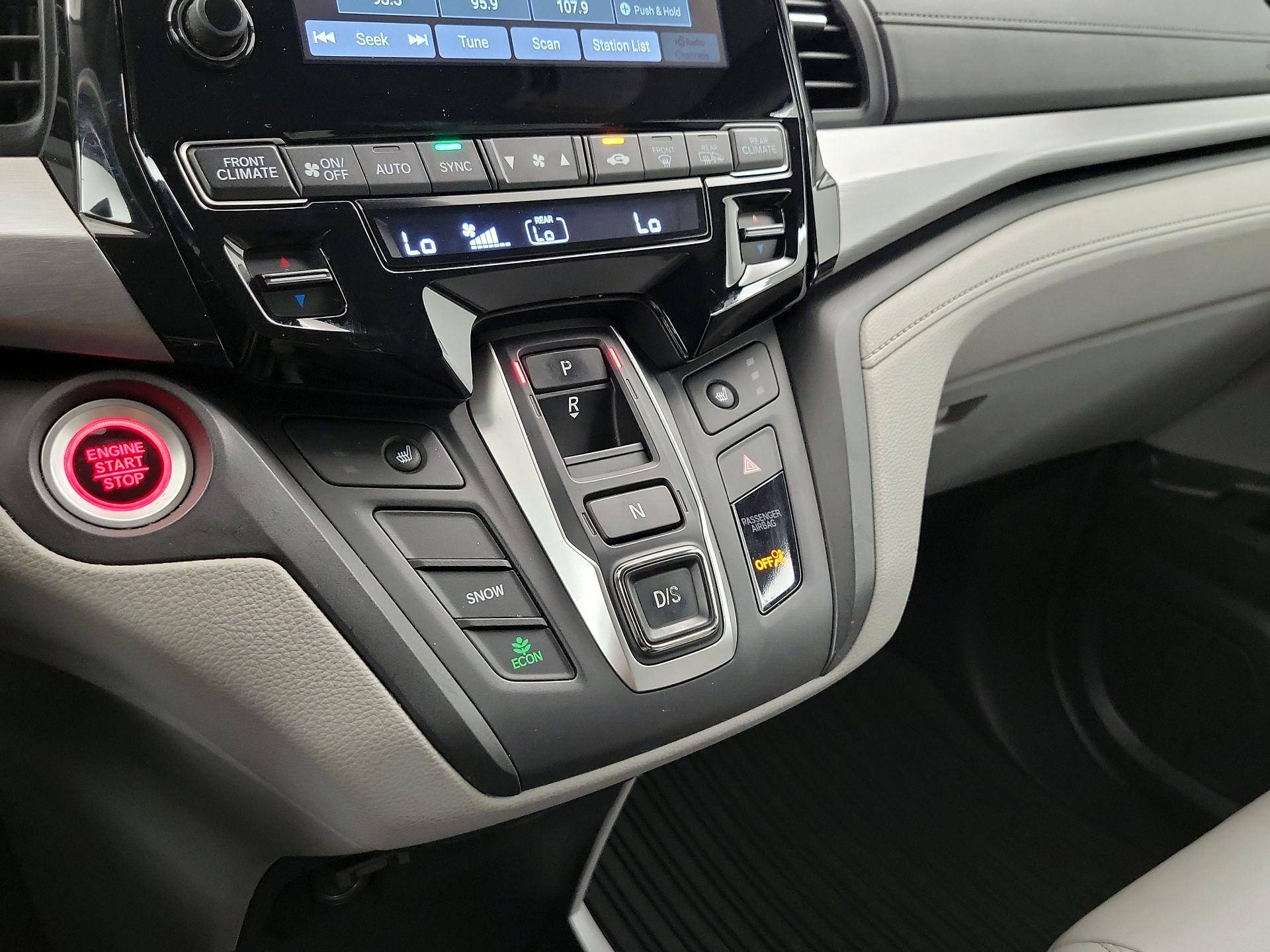 Thumbnail: 2018 Honda Odyssey - 17