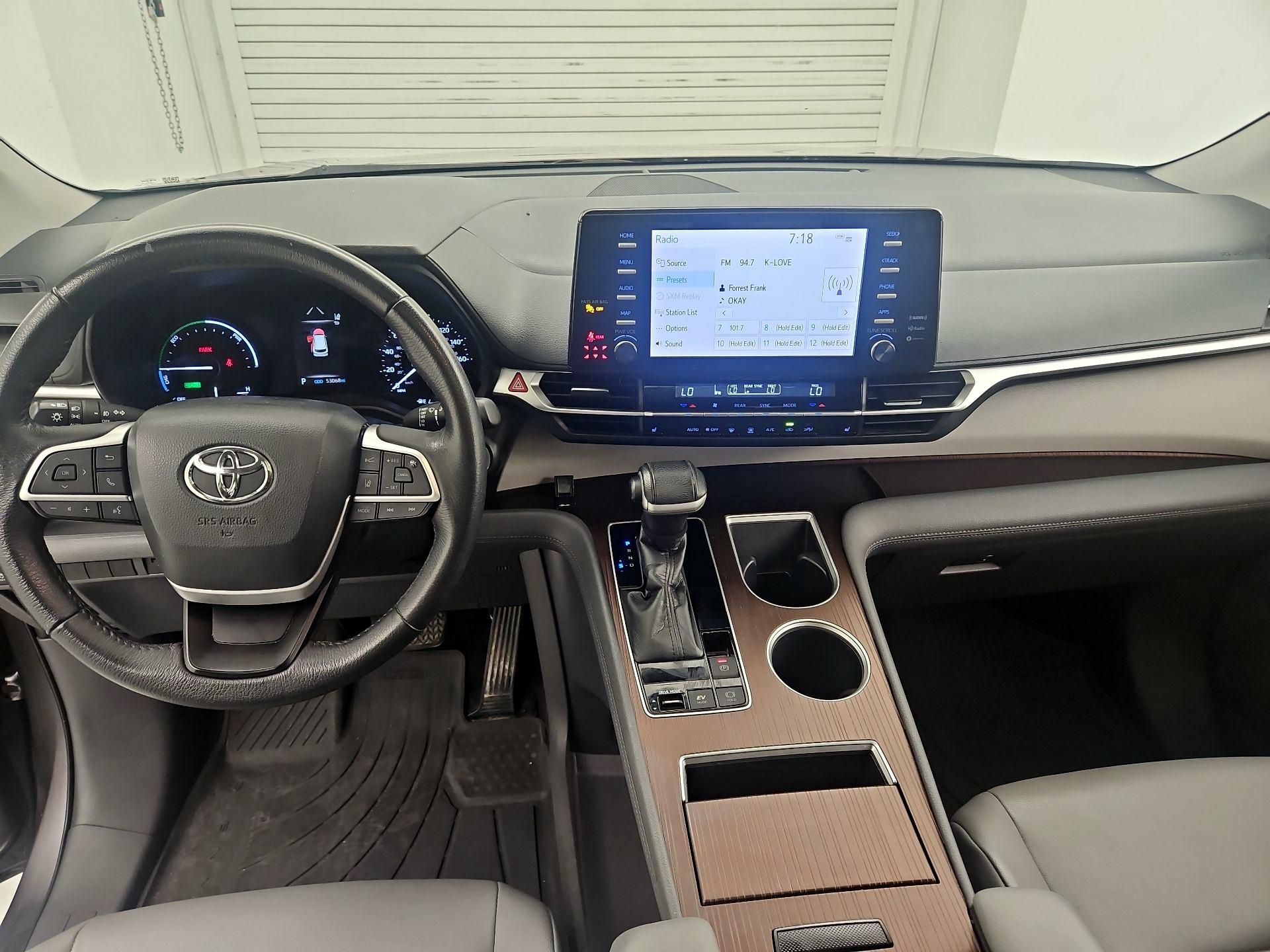Thumbnail: 2021 Toyota Sienna - 9