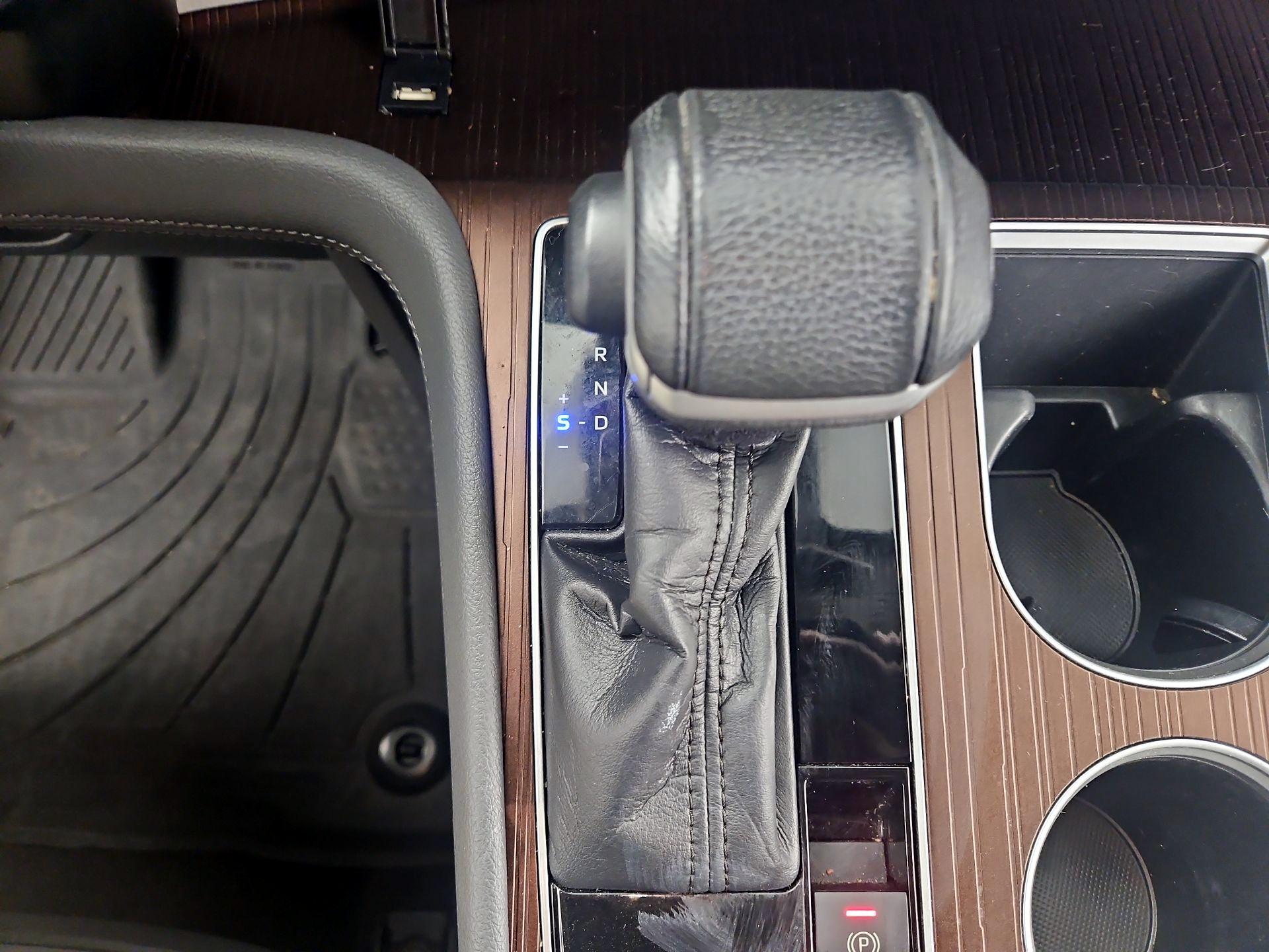 Thumbnail: 2021 Toyota Sienna - 17