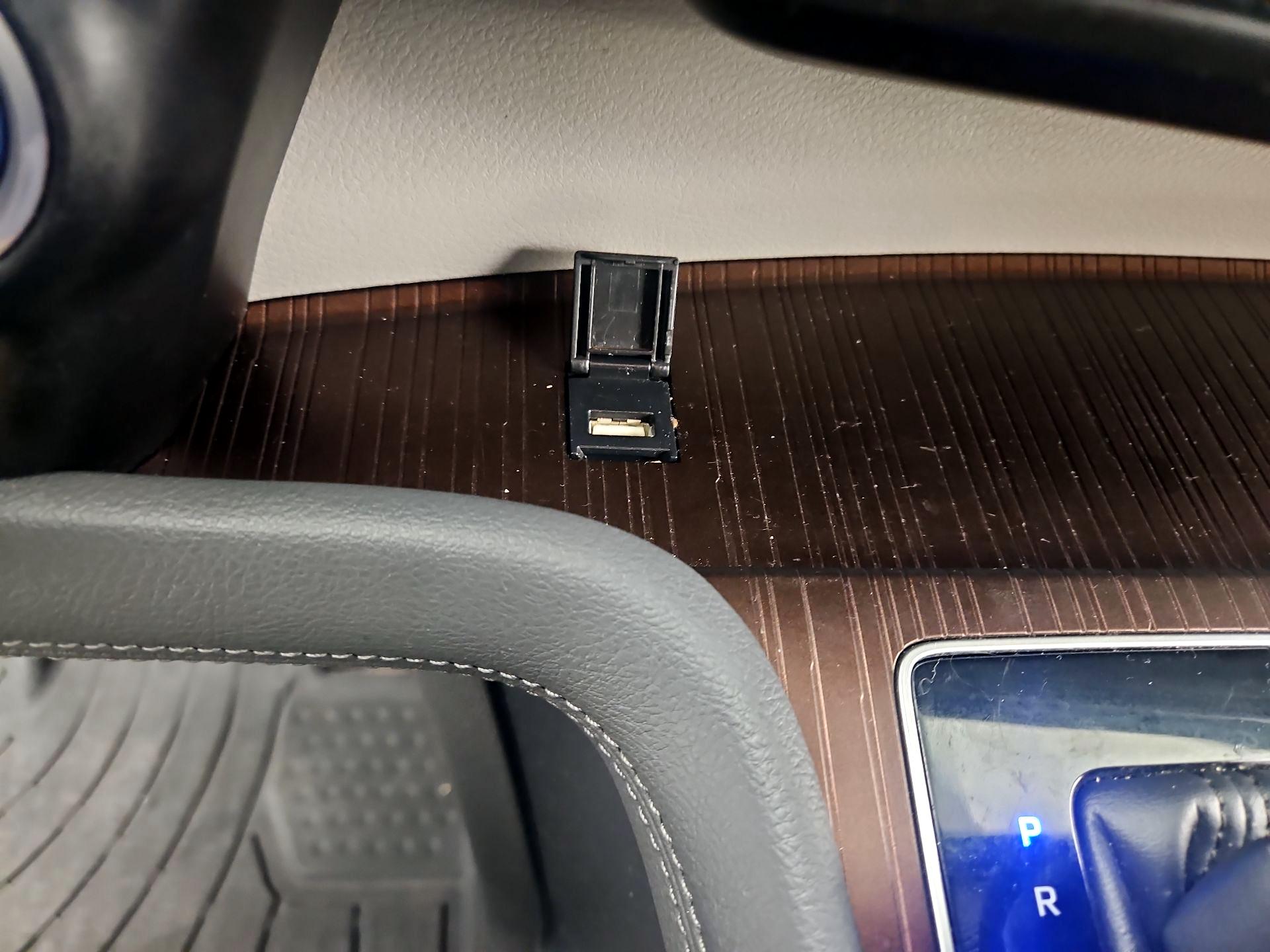 Thumbnail: 2021 Toyota Sienna - 18