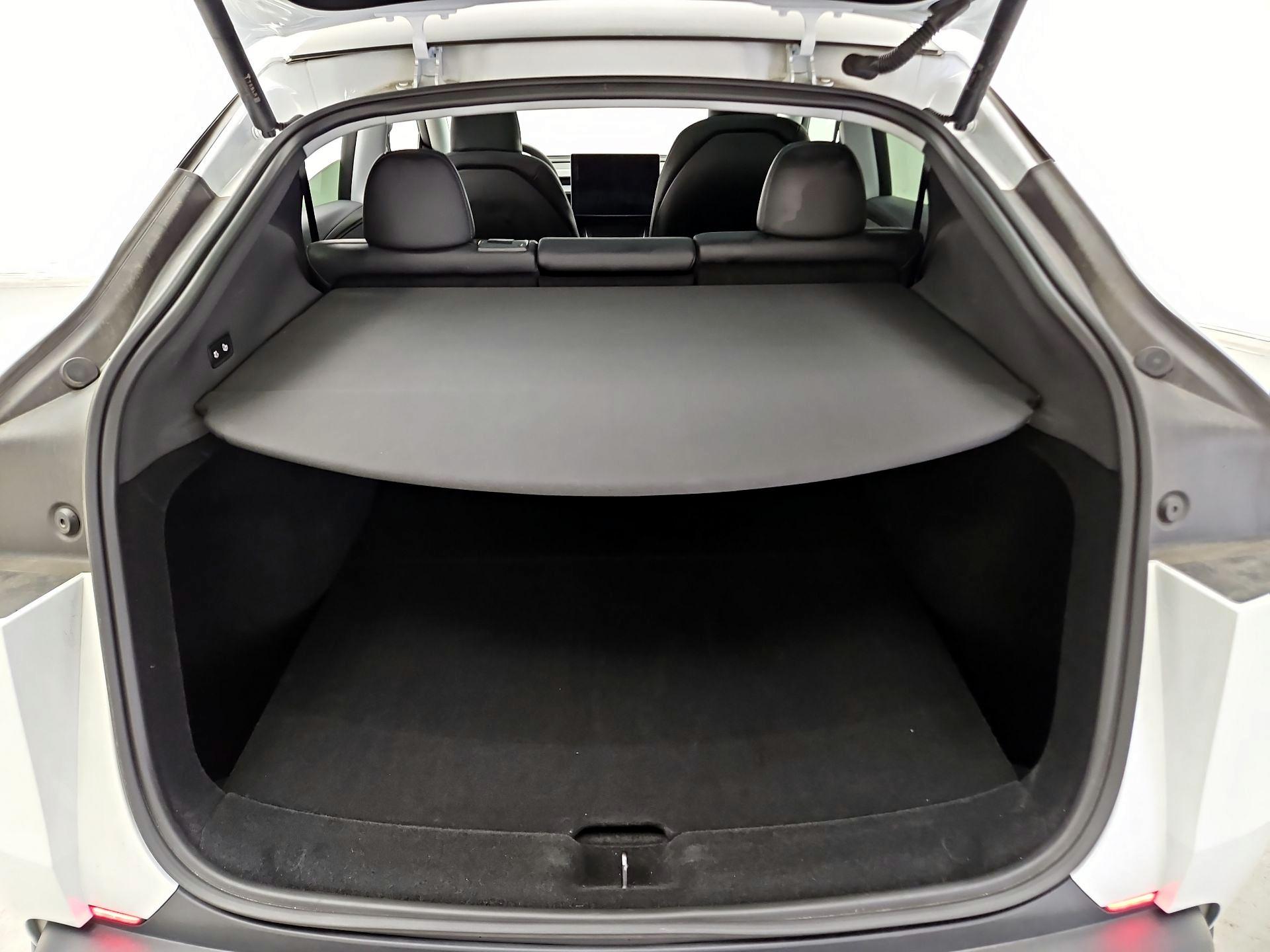 Thumbnail: 2026 Tesla Model Y - 19