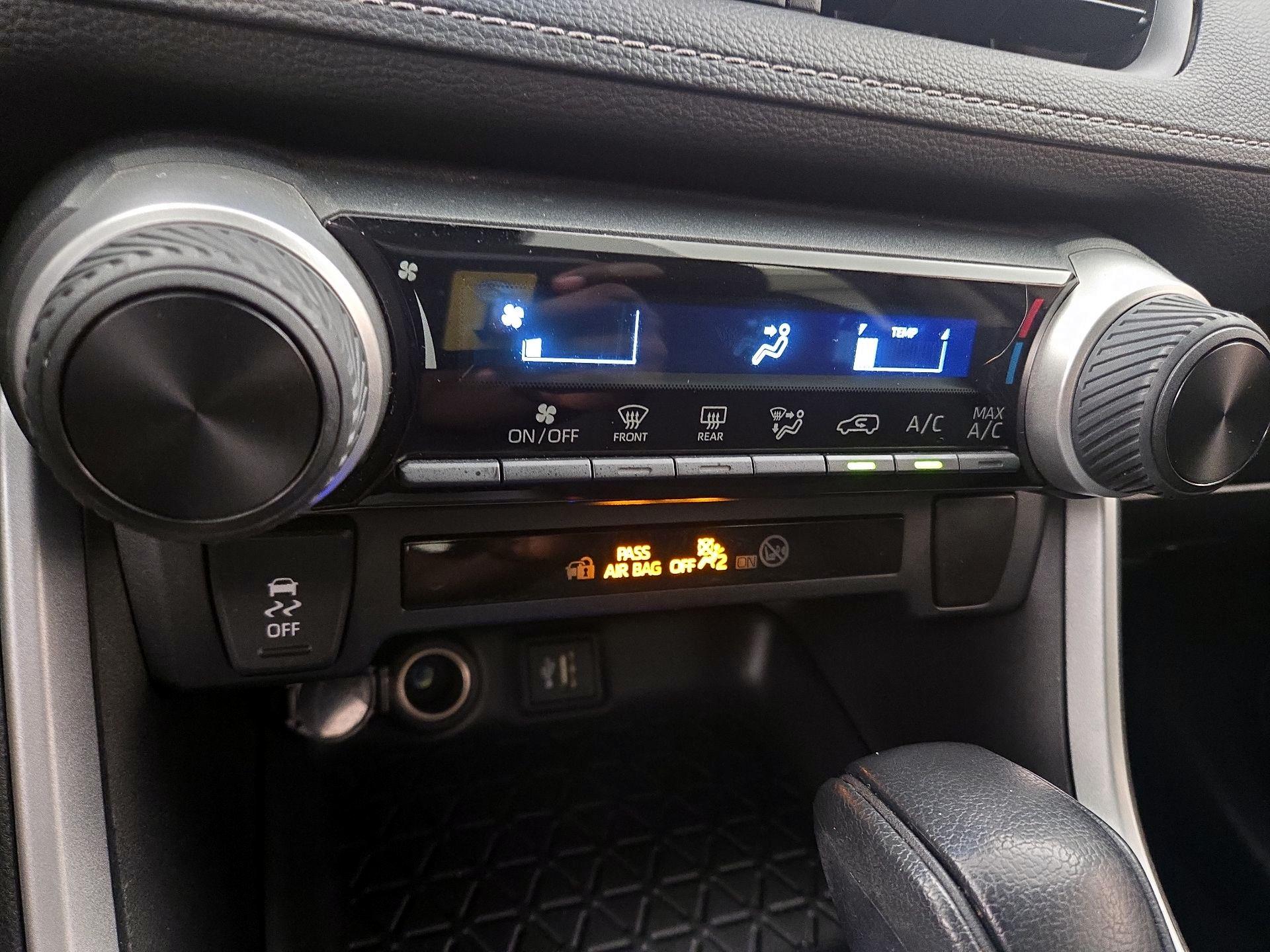 Thumbnail: 2023 Toyota RAV4 - 16