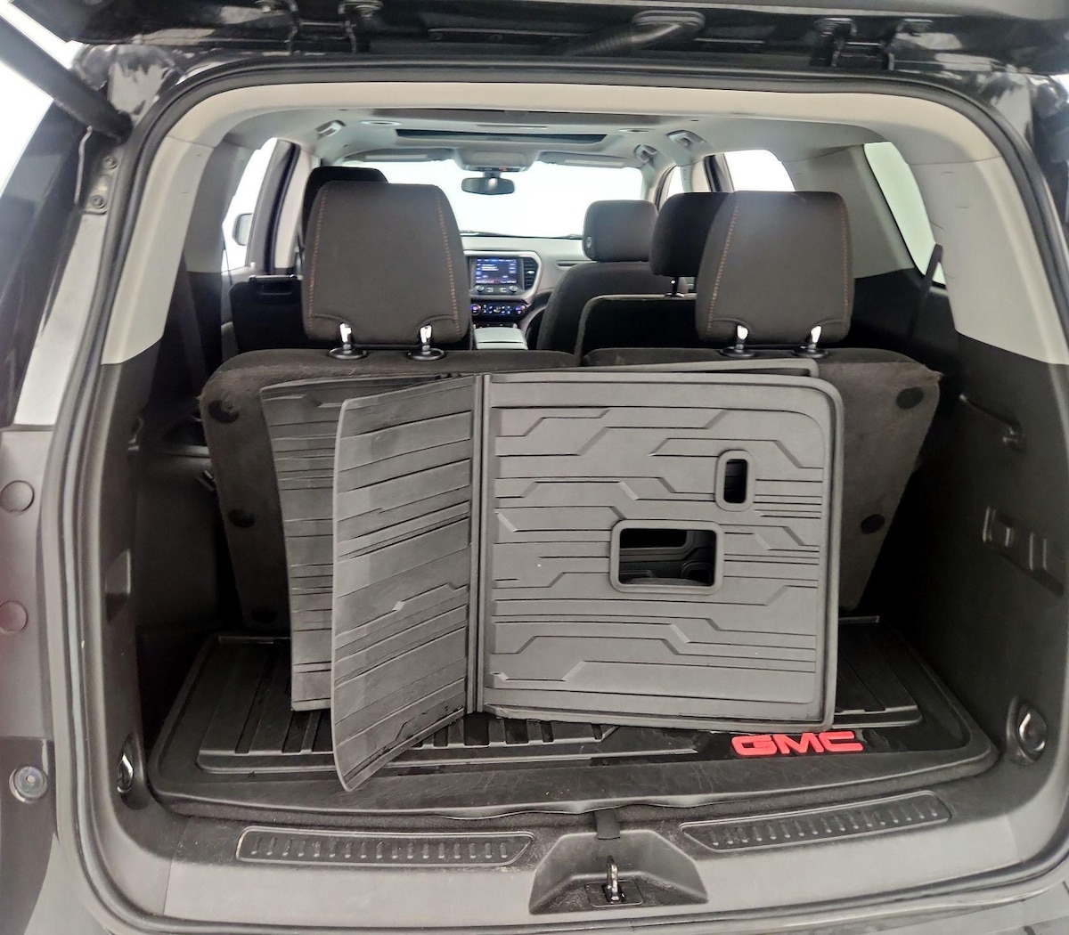 Trunk/Cargo (Seats Up)