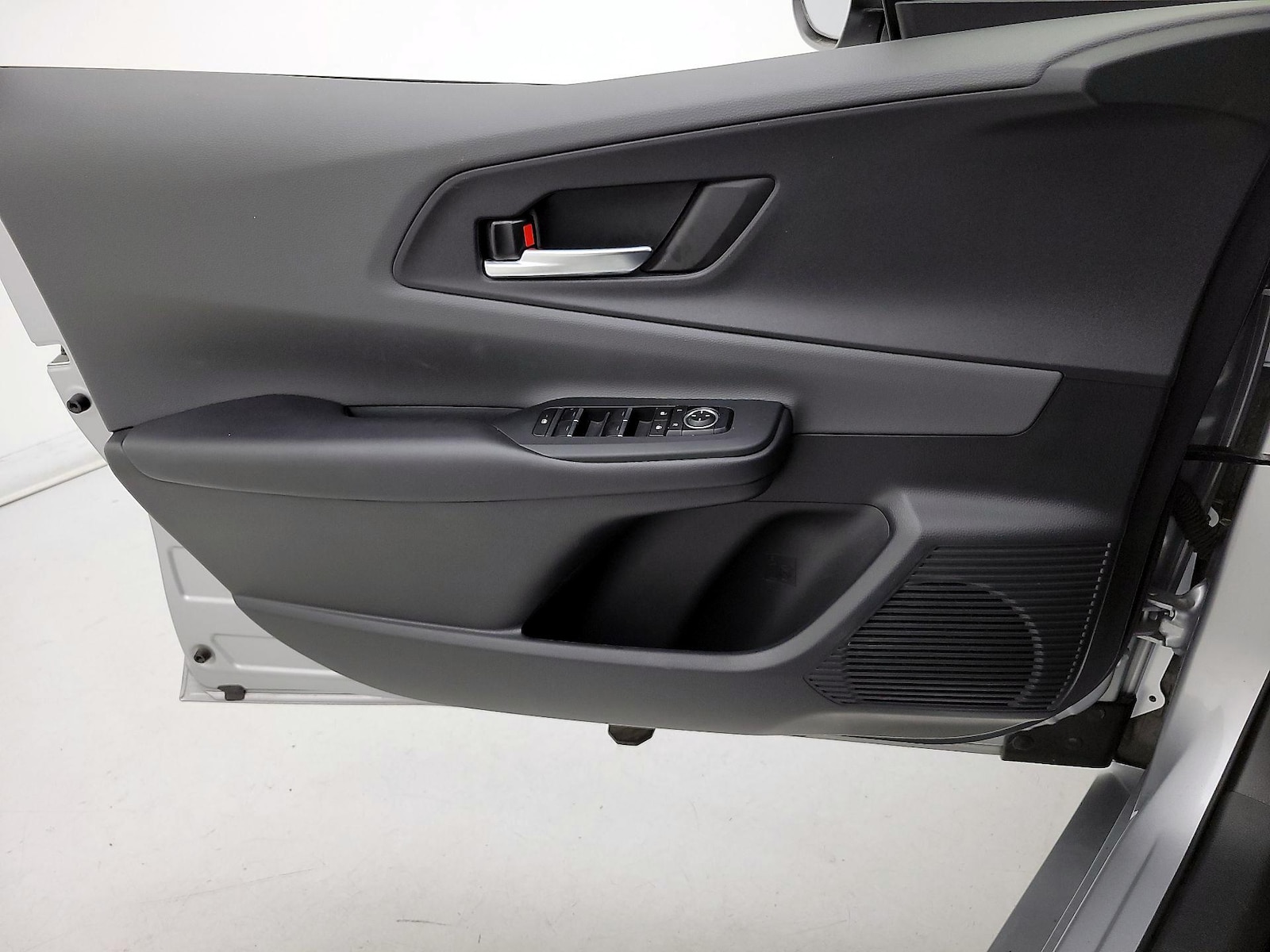 2024 Toyota Prius XLE - Photo 13