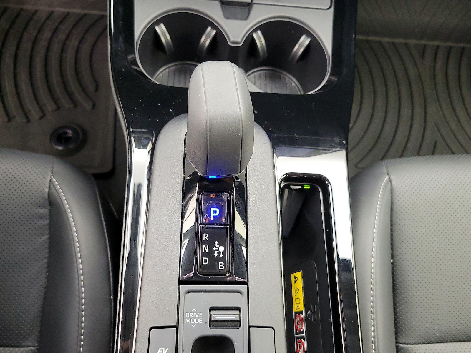 2024 Toyota Prius XLE - Photo 18