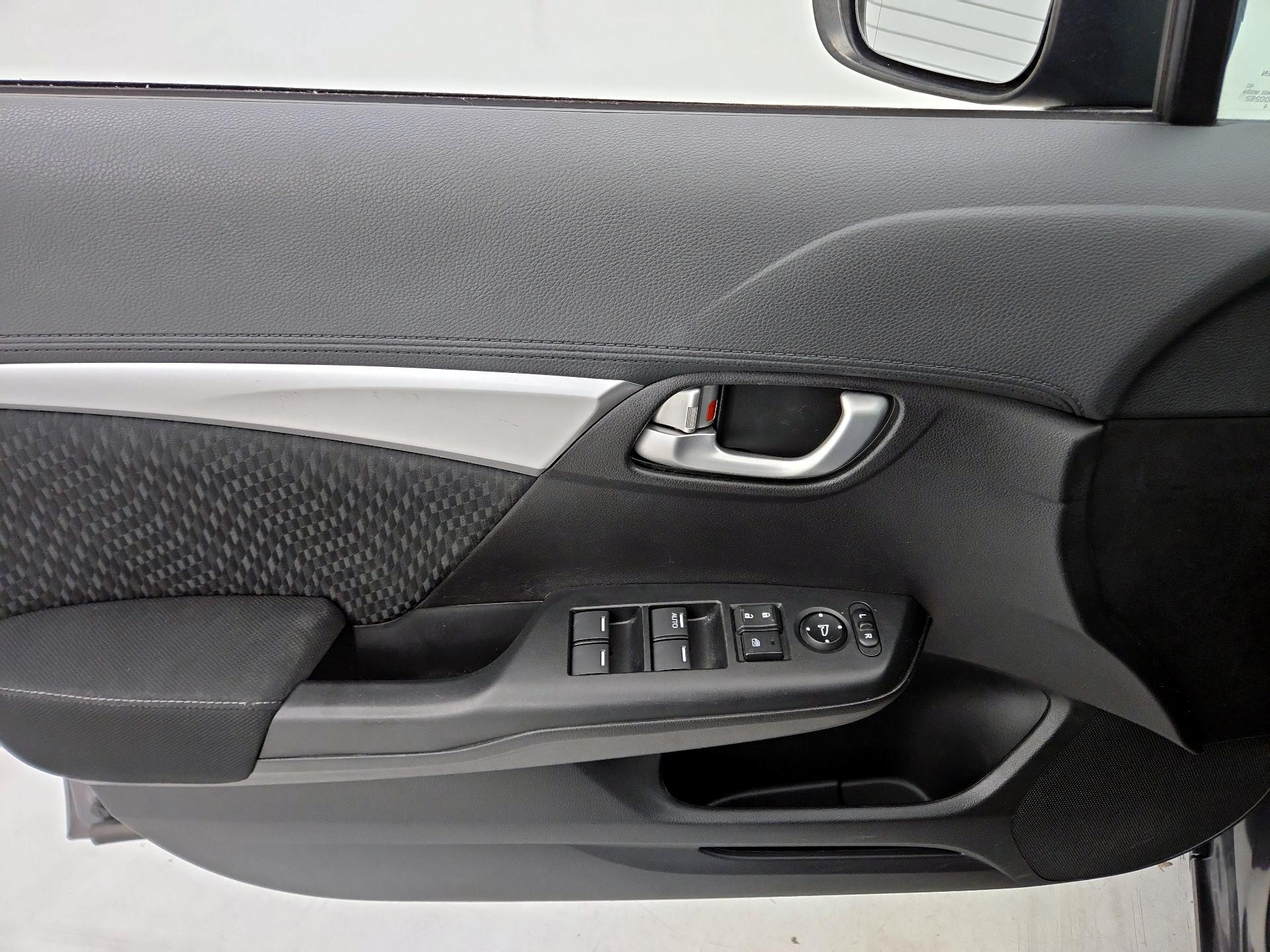 Thumbnail: 2015 Honda Civic - 12