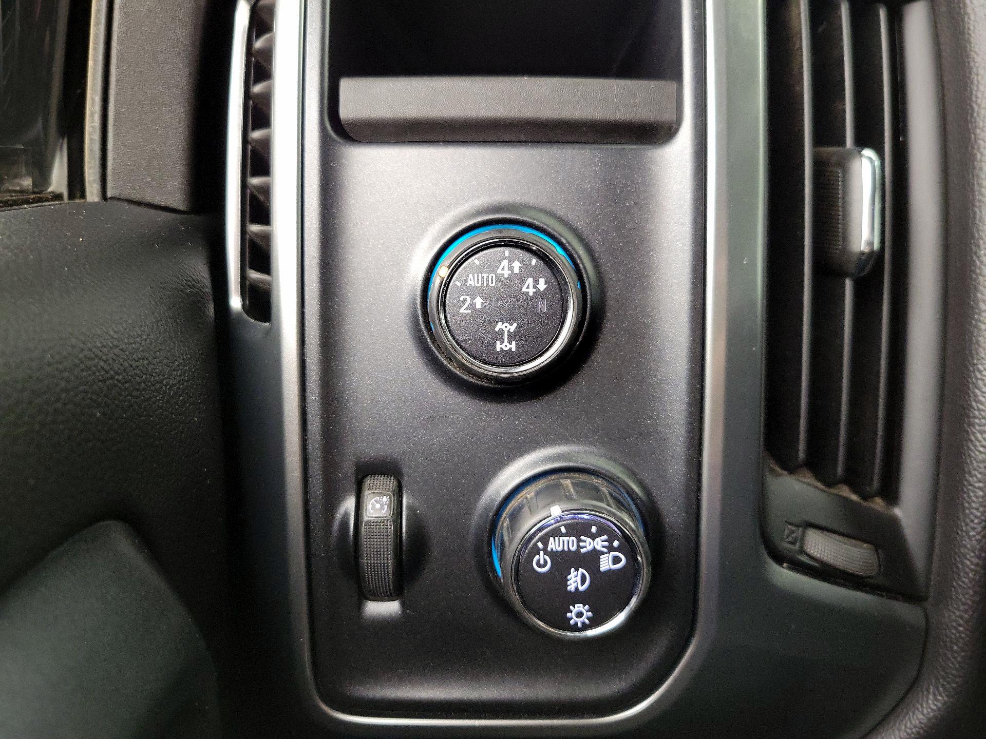 Thumbnail: 2015 Chevrolet Silverado 1500 - 13