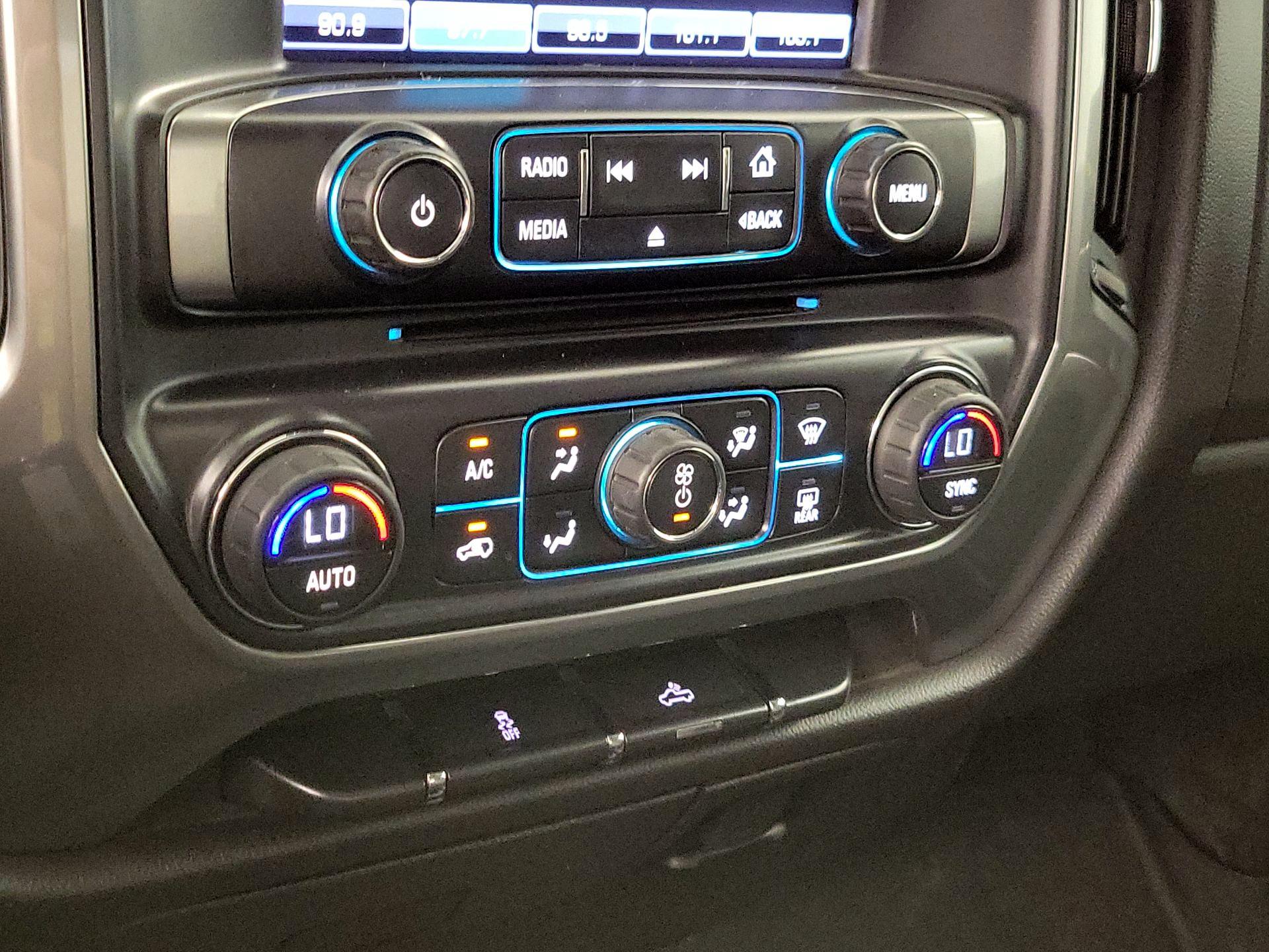 Thumbnail: 2015 Chevrolet Silverado 1500 - 16