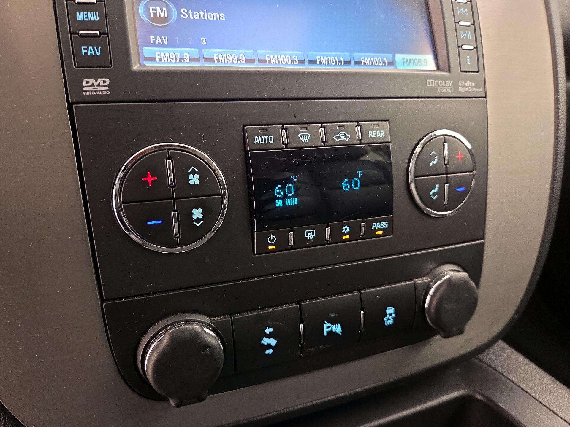 Thumbnail: 2014 GMC Yukon XL - 17