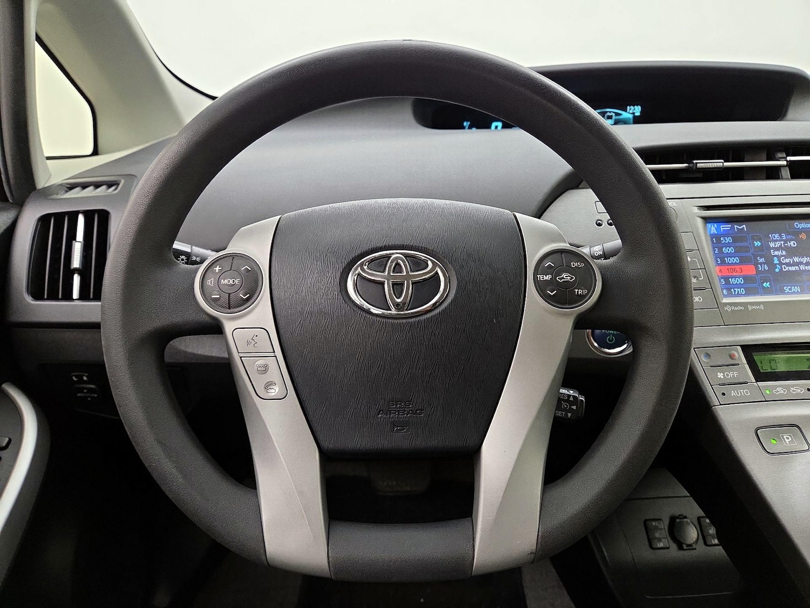 2015 Toyota Prius Plug-In Advanced - Photo 11