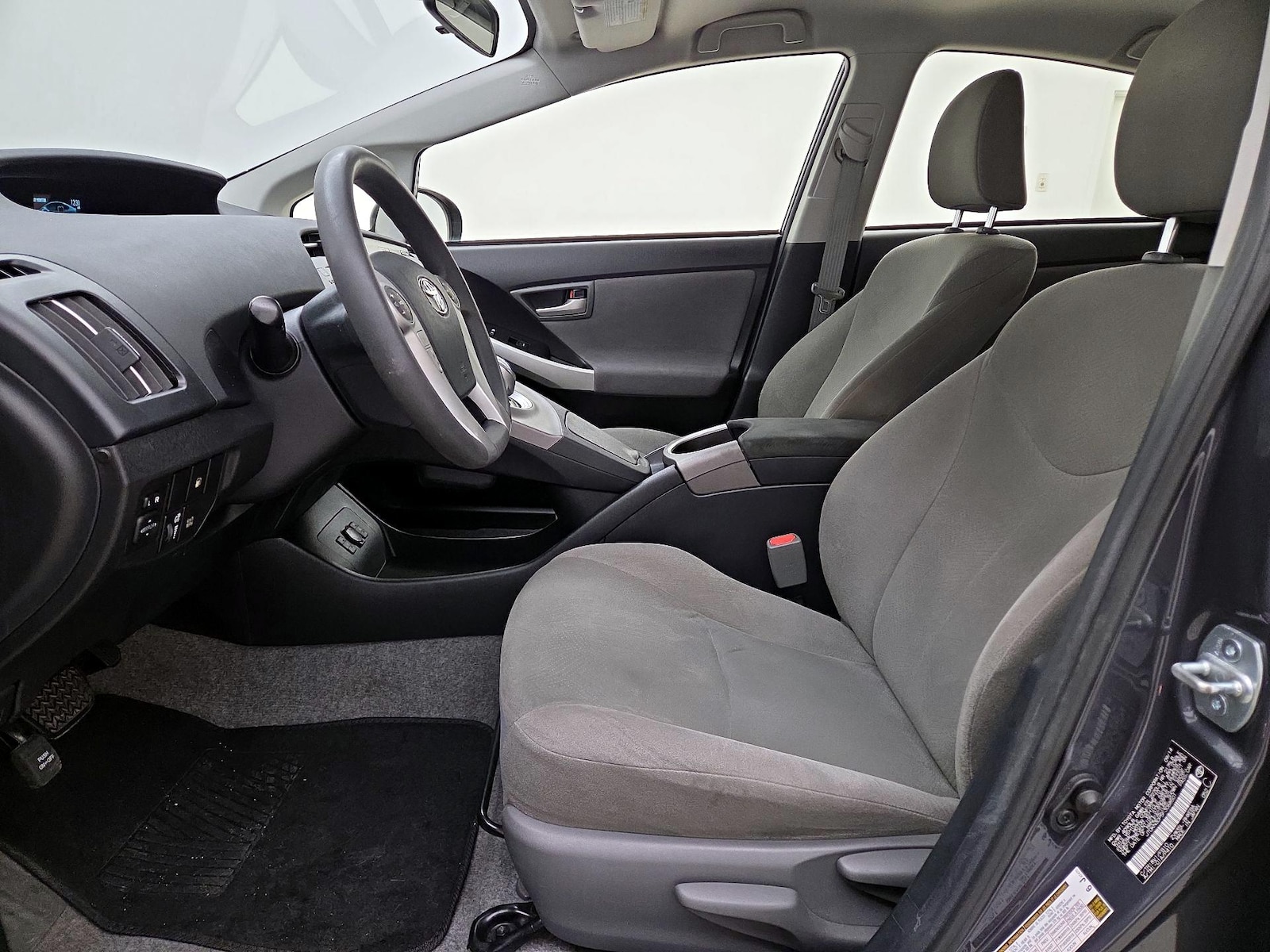 2015 Toyota Prius Plug-In Advanced - Photo 12