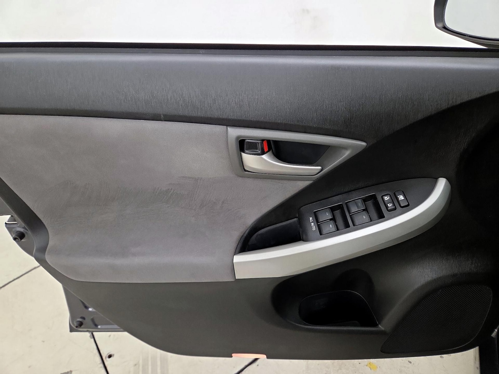 2015 Toyota Prius Plug-In Advanced - Photo 13