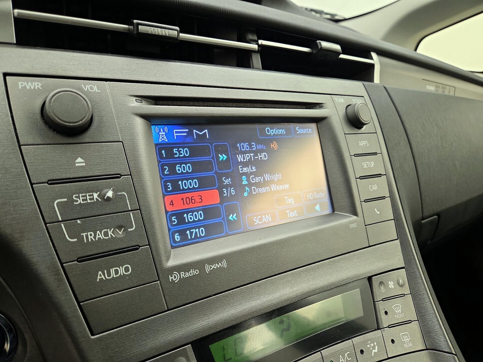 2015 Toyota Prius Plug-In Advanced - Photo 16