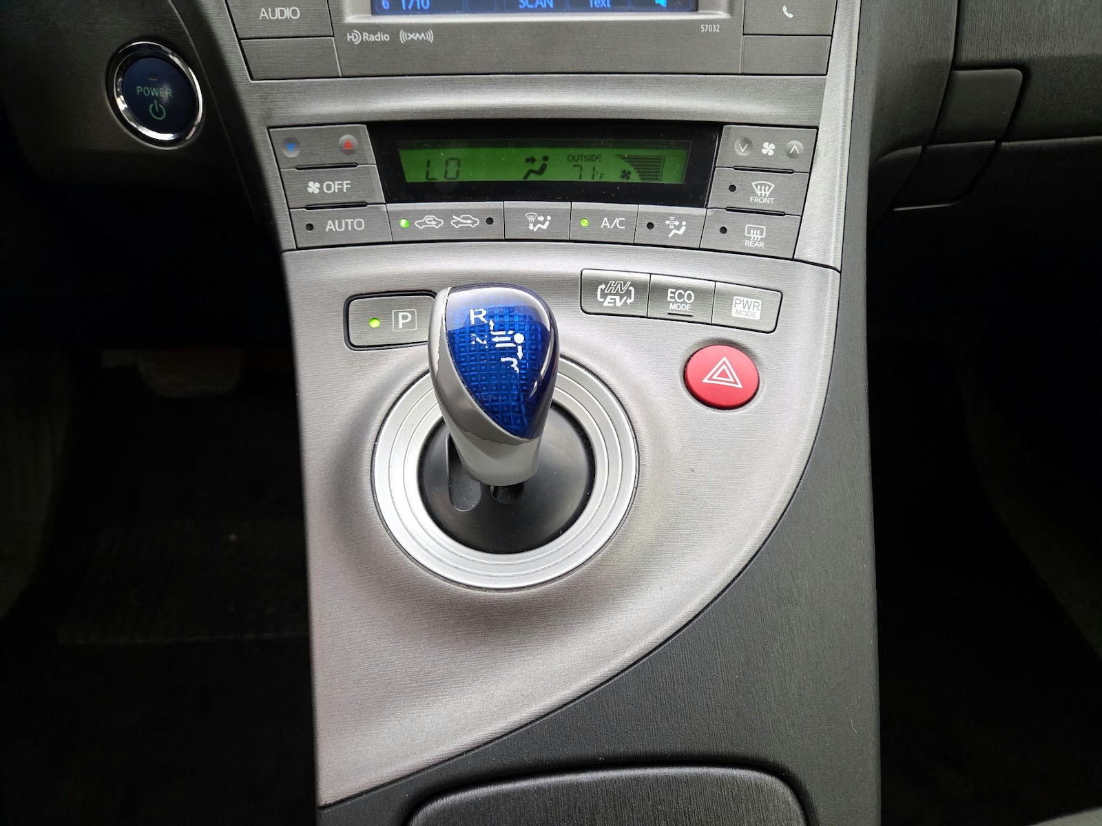 2015 Toyota Prius Plug-In Advanced - Photo 18