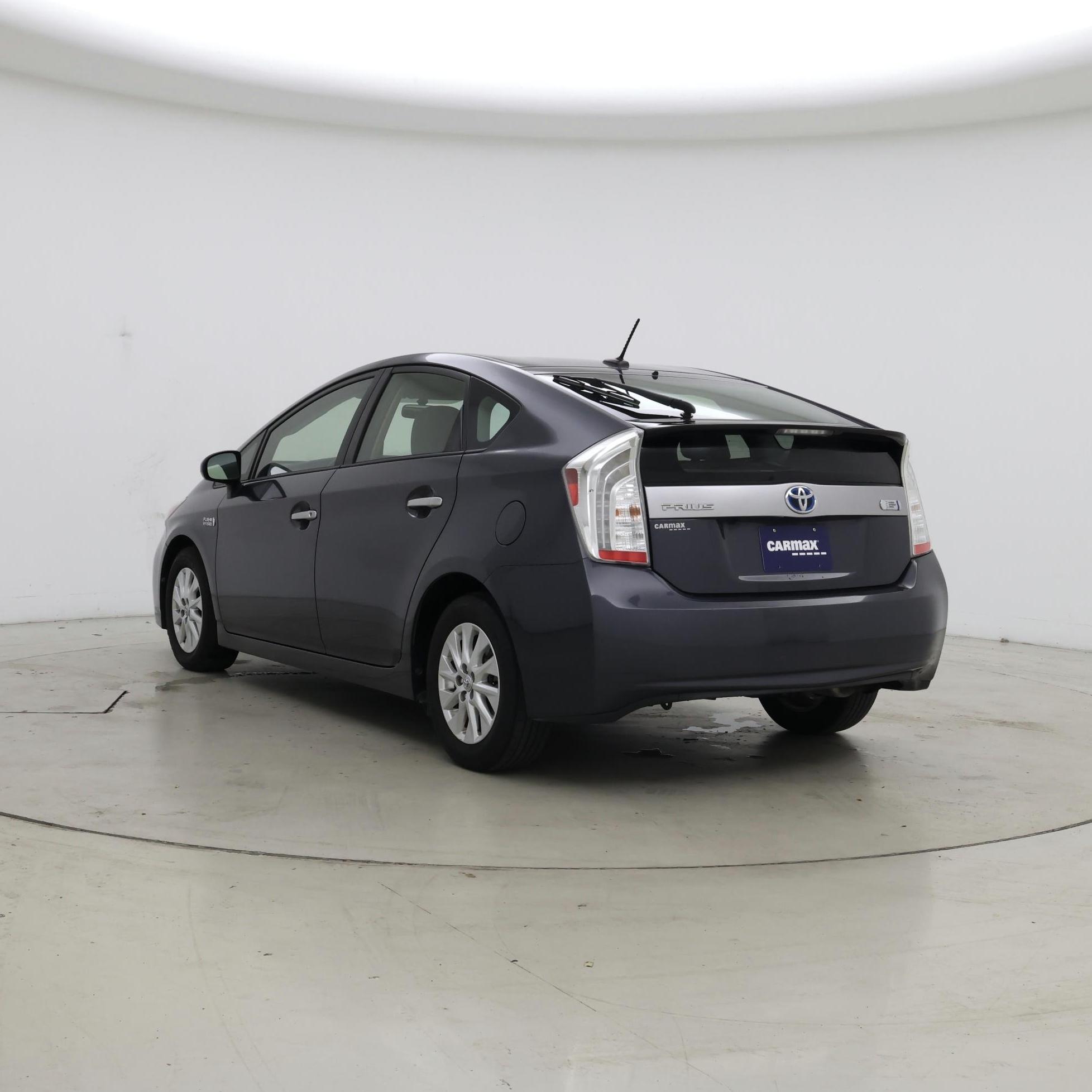 Thumbnail: 2015 Toyota Prius - 2