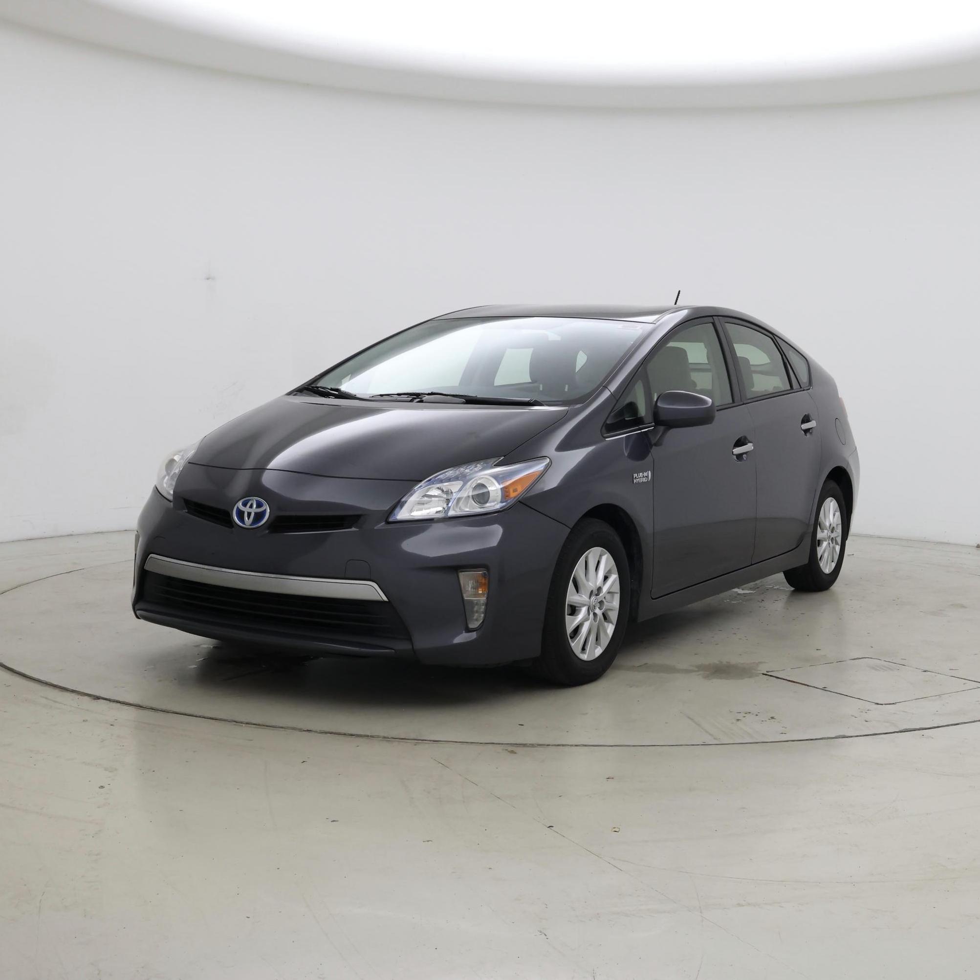 Thumbnail: 2015 Toyota Prius - 4