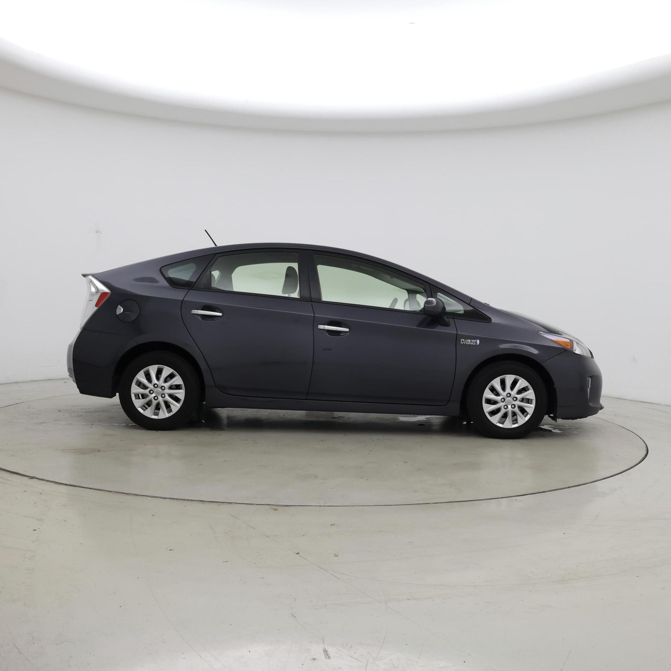 Thumbnail: 2015 Toyota Prius - 7
