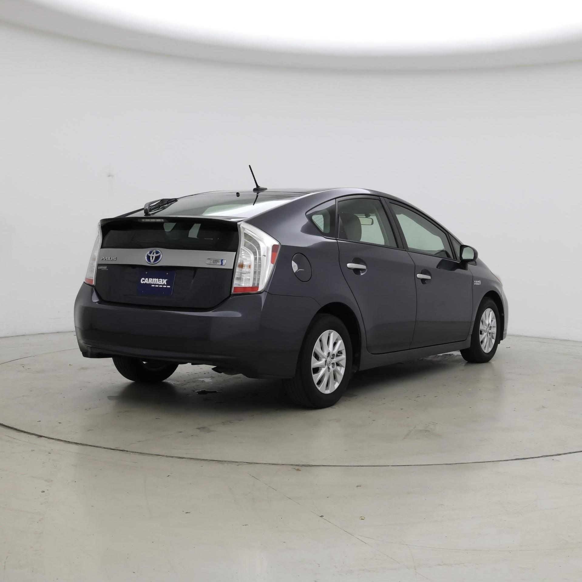 Thumbnail: 2015 Toyota Prius - 8