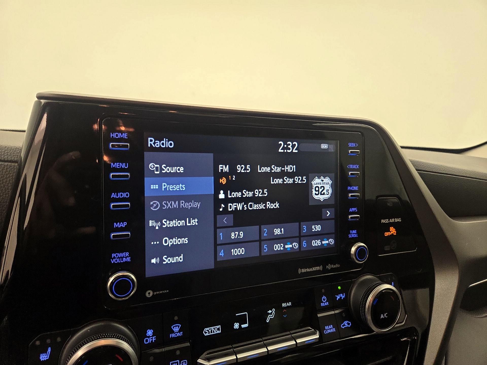 Thumbnail: 2022 Toyota Highlander - 15