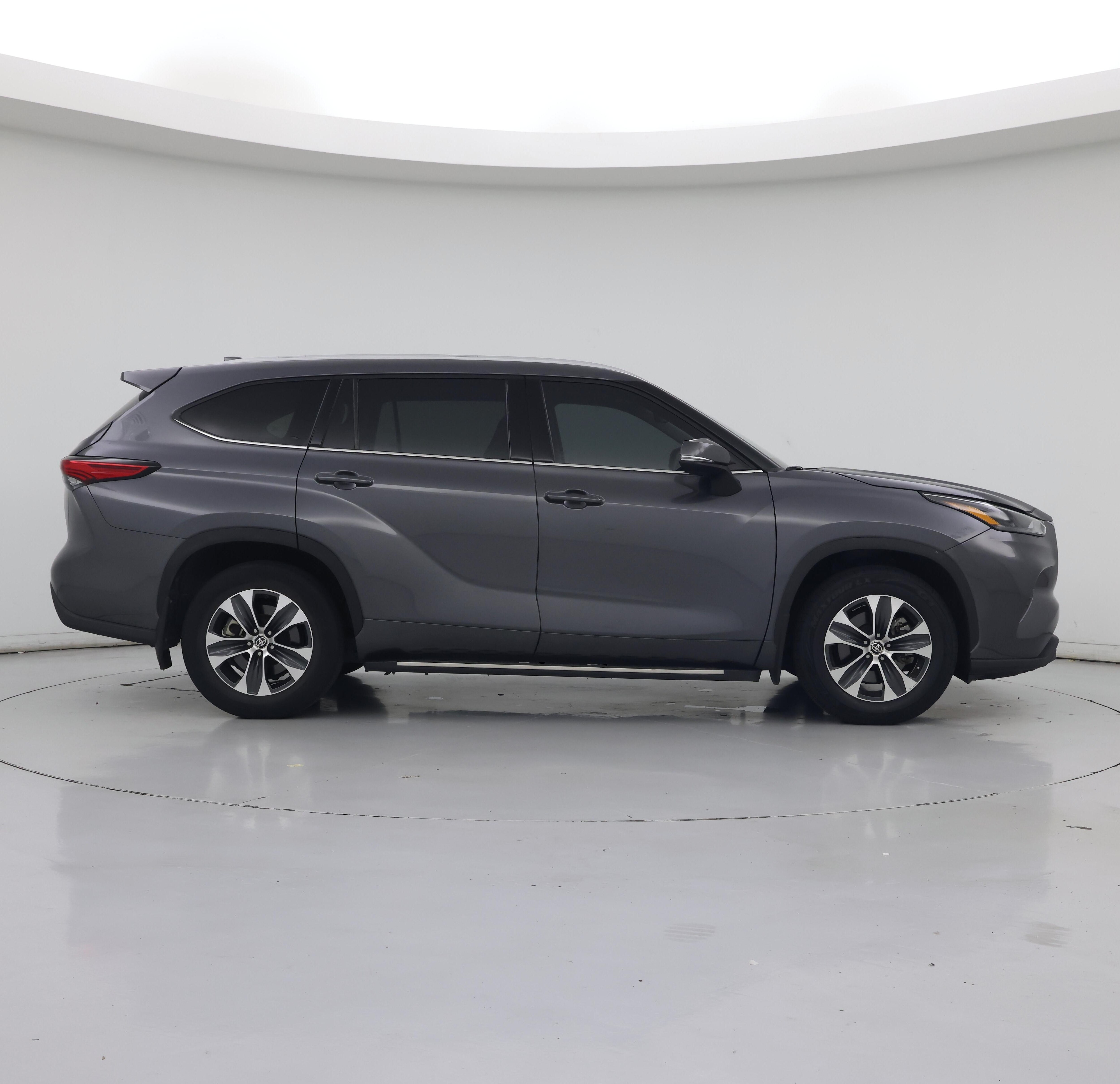 Thumbnail: 2022 Toyota Highlander - 7