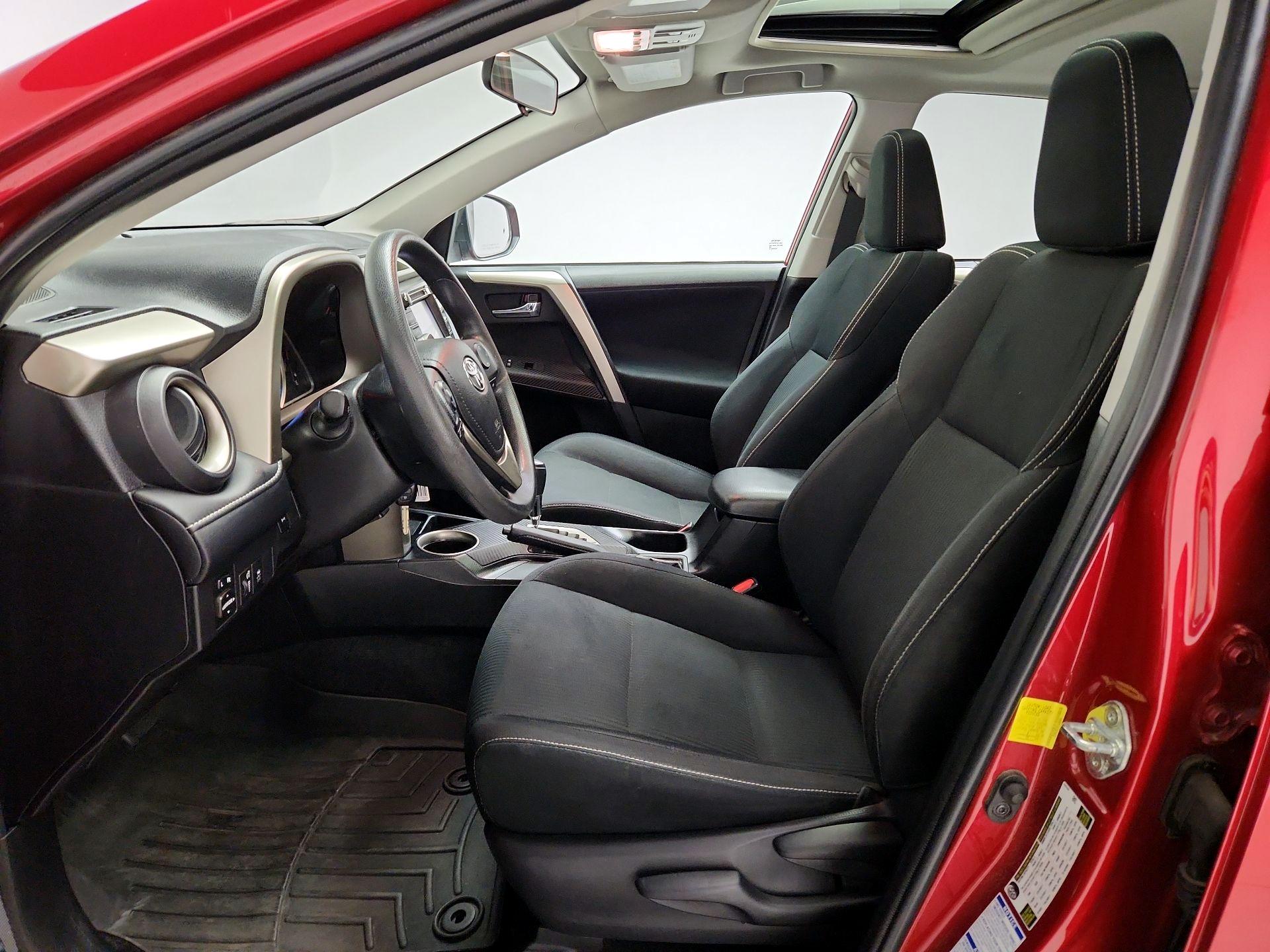 Thumbnail: 2015 Toyota RAV4 - 11
