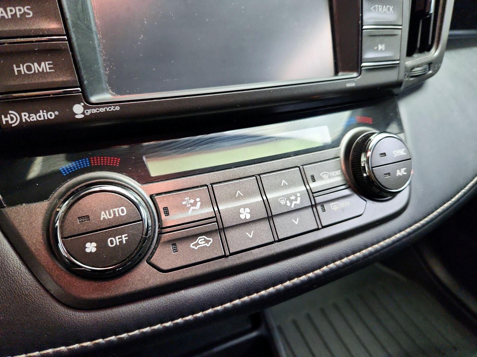 Thumbnail: 2015 Toyota RAV4 - 16
