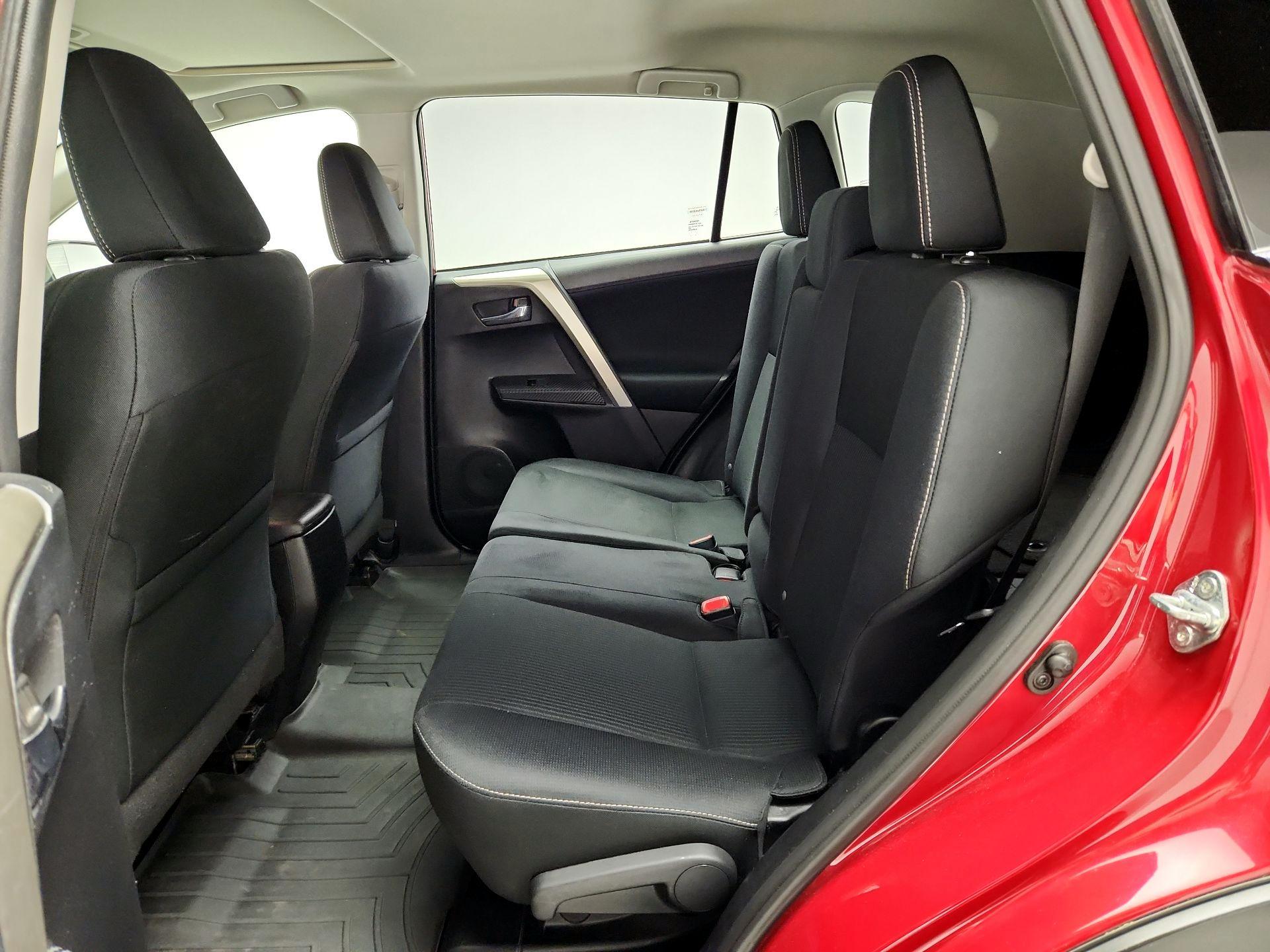 Thumbnail: 2015 Toyota RAV4 - 20