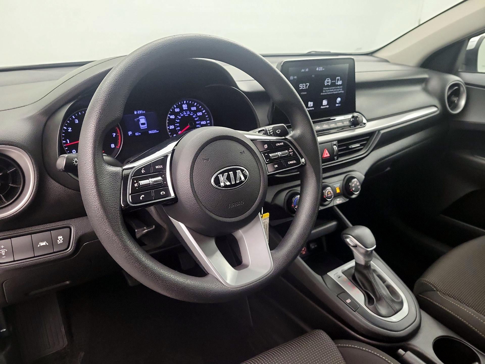 Thumbnail: 2020 Kia Forte - 9