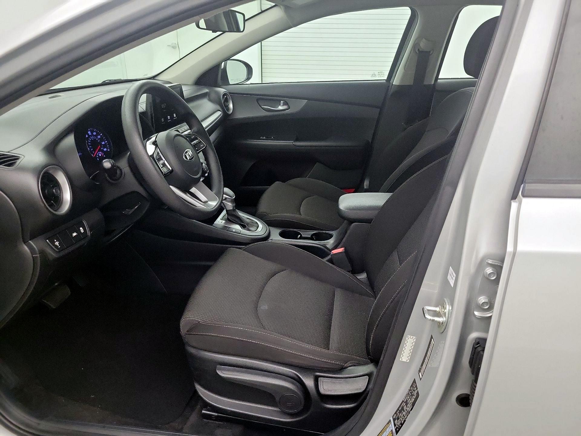 Thumbnail: 2020 Kia Forte - 11