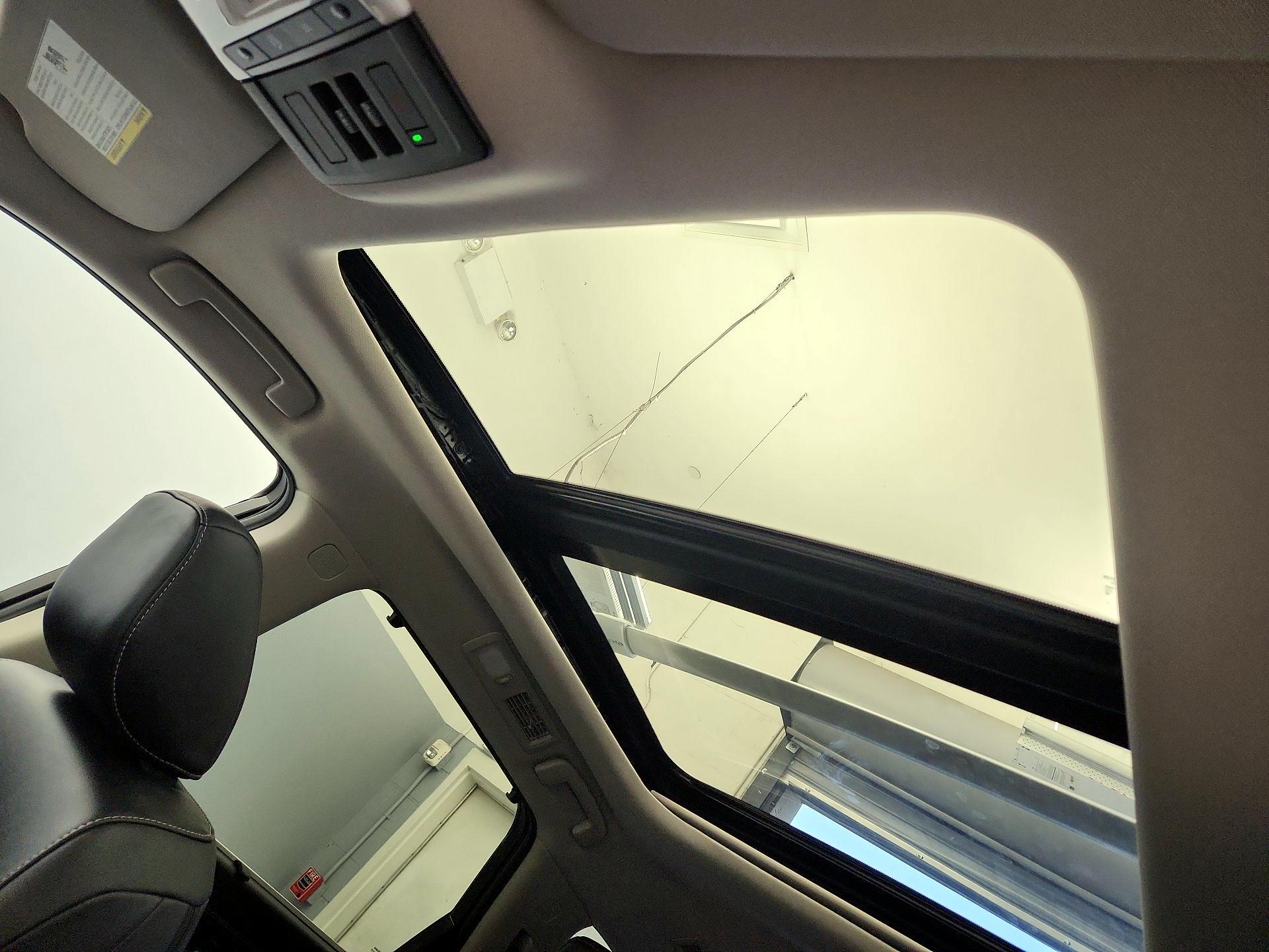 Thumbnail: 2023 Nissan Pathfinder - 19
