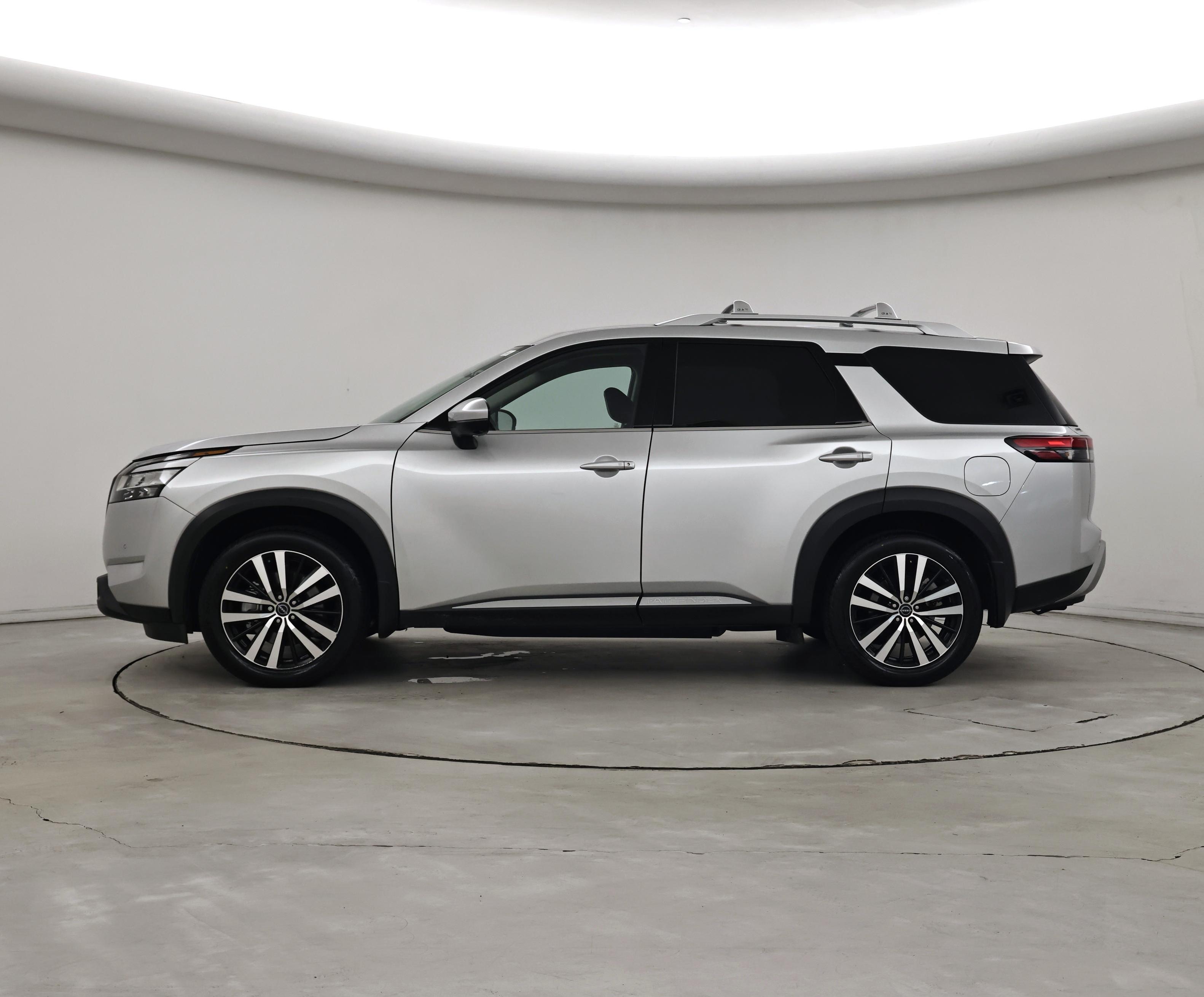 Thumbnail: 2023 Nissan Pathfinder - 3