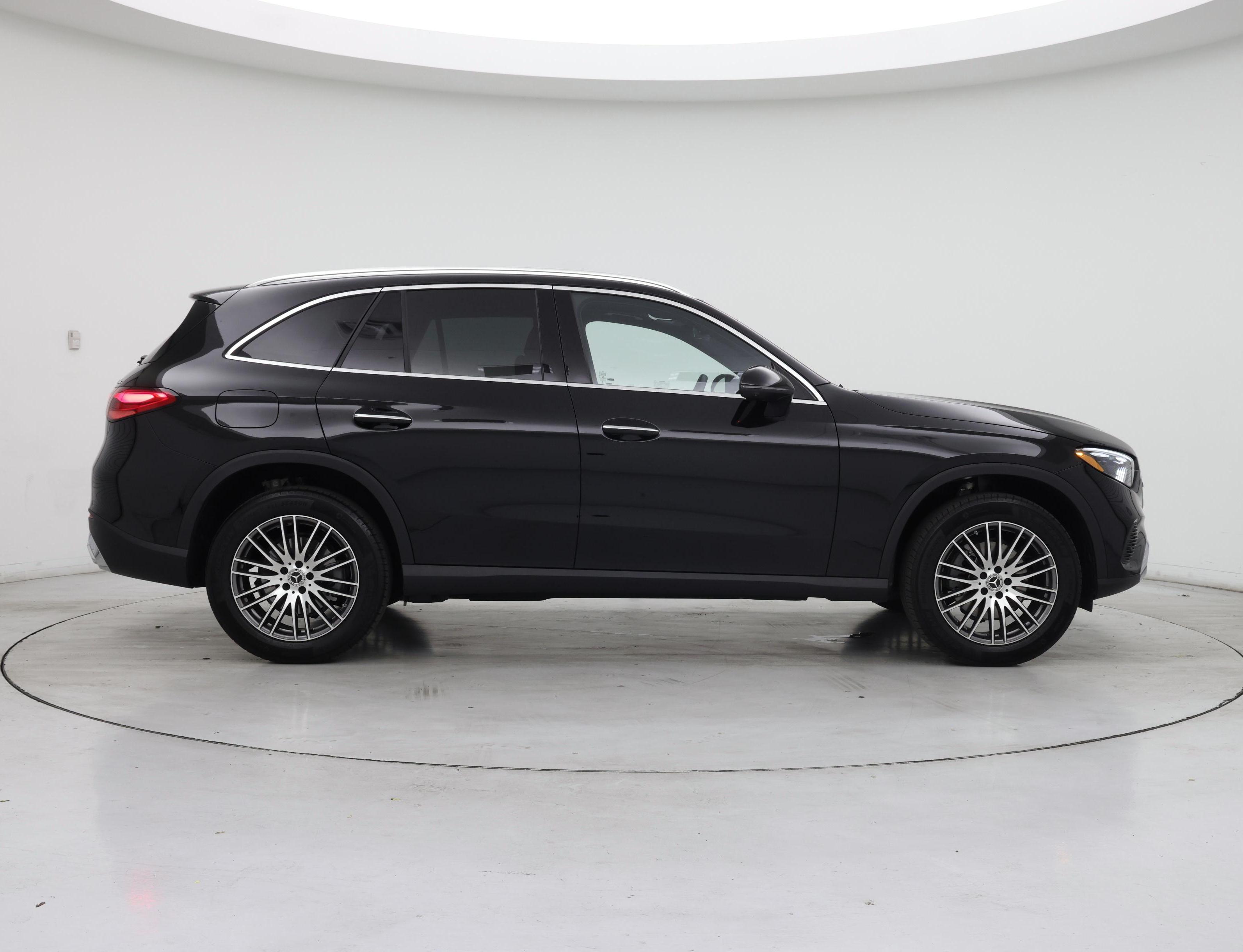 Thumbnail: 2026 Mercedes-Benz GLC - 7