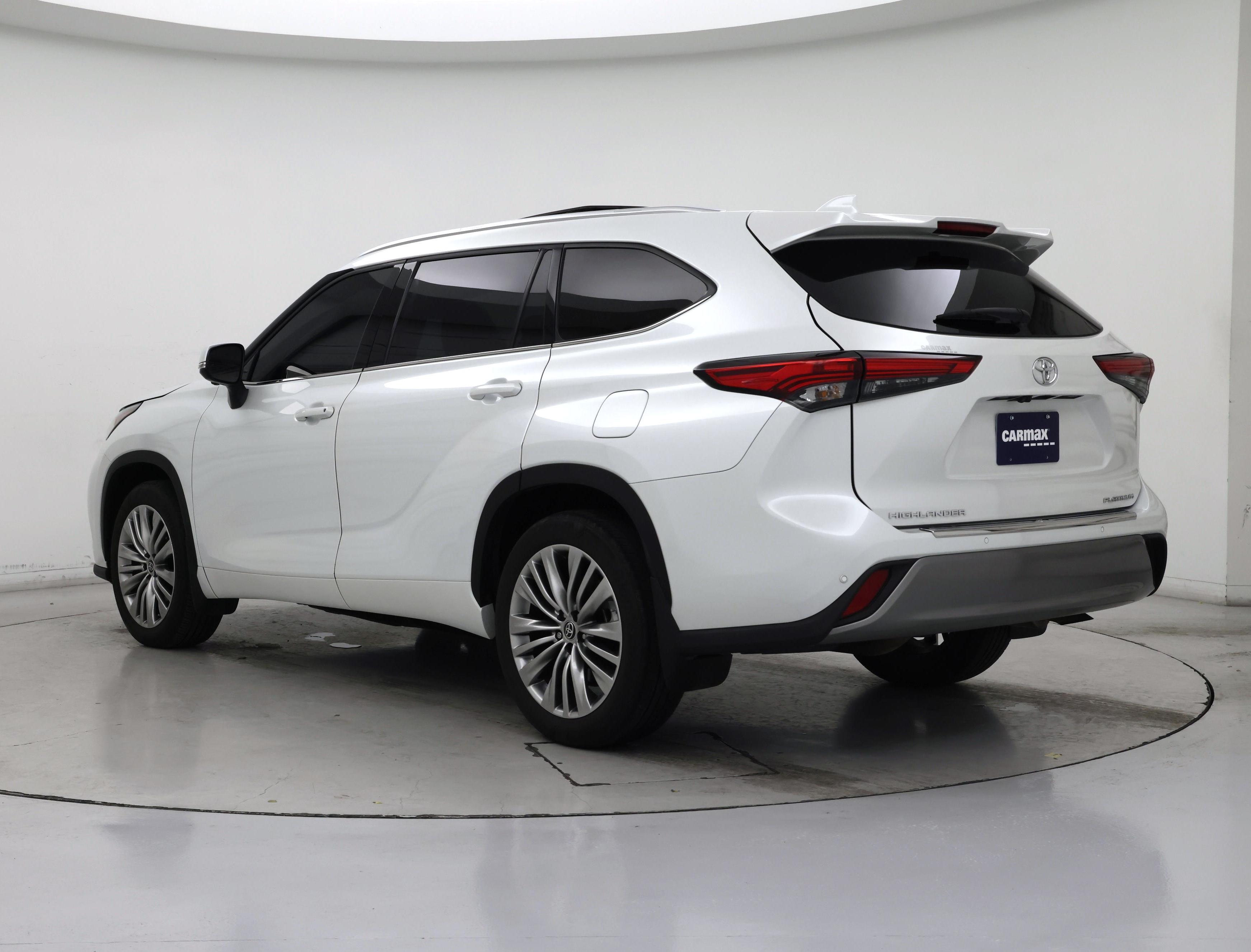 Thumbnail: 2023 Toyota Highlander - 2