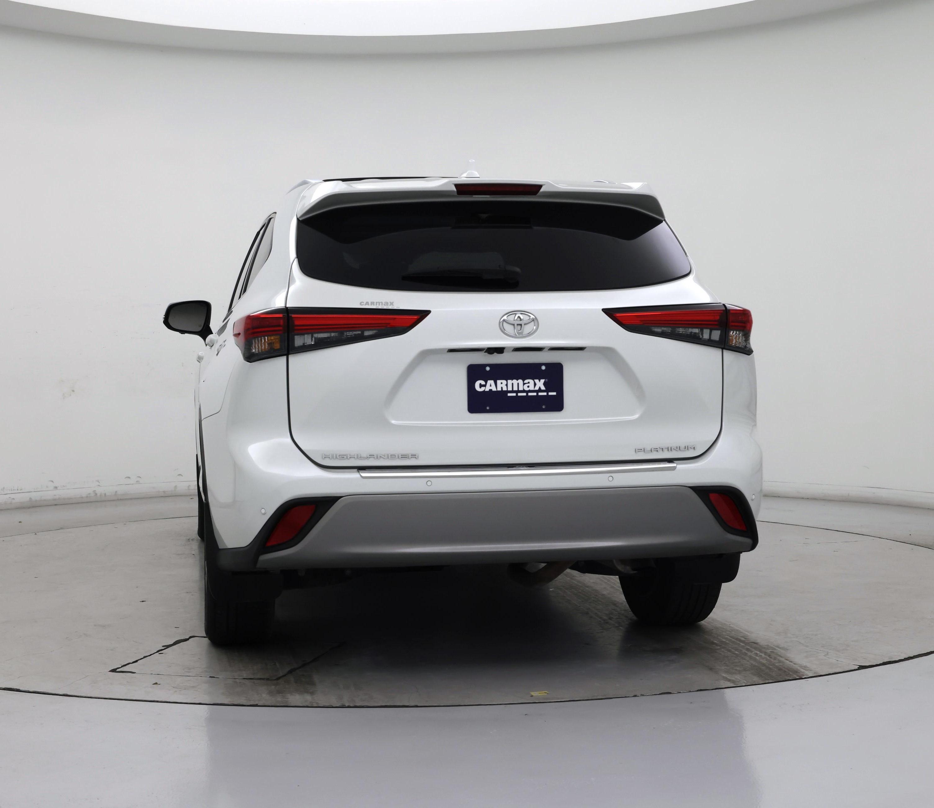 Thumbnail: 2023 Toyota Highlander - 6