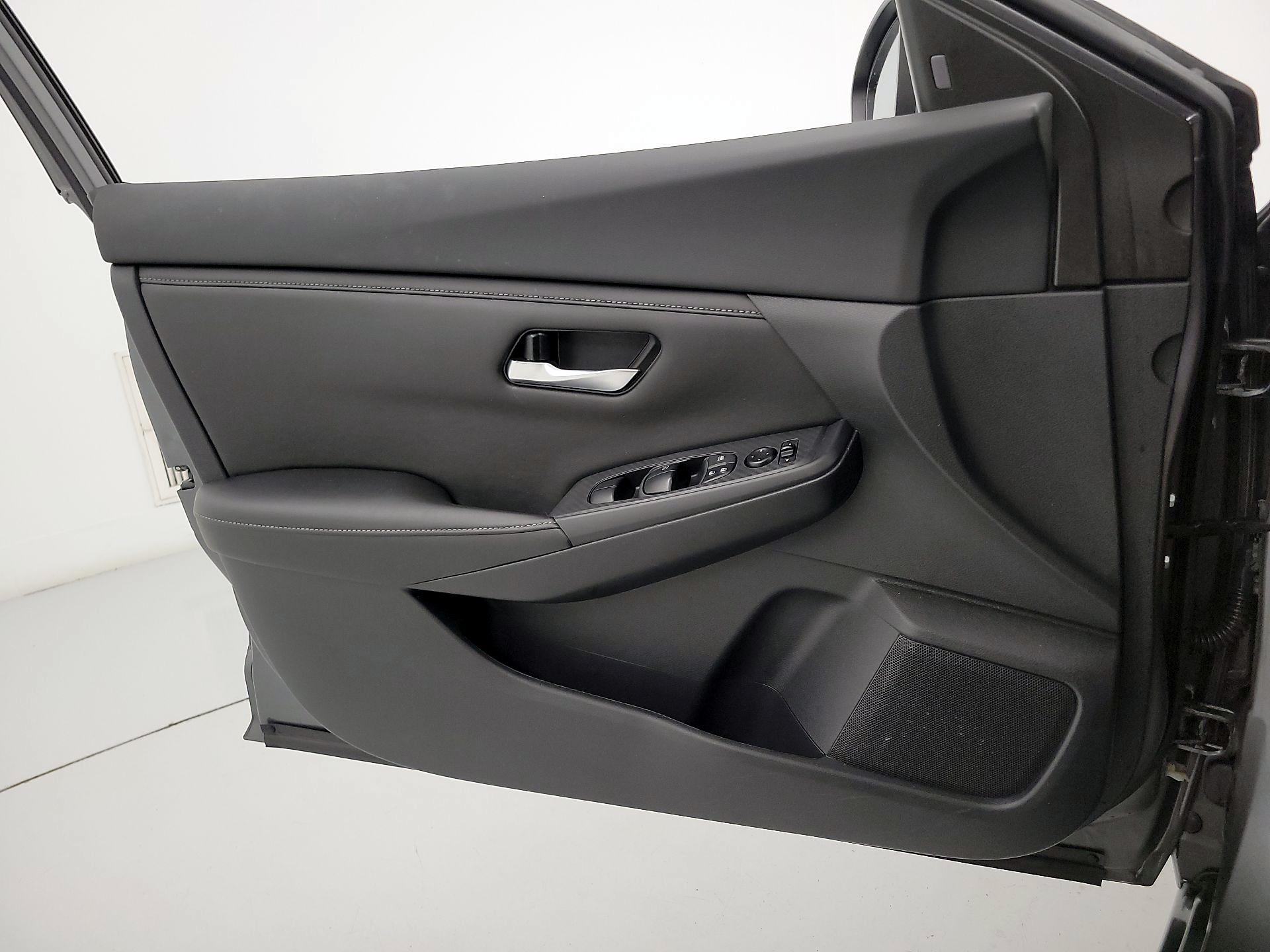 Thumbnail: 2021 Nissan Sentra - 12
