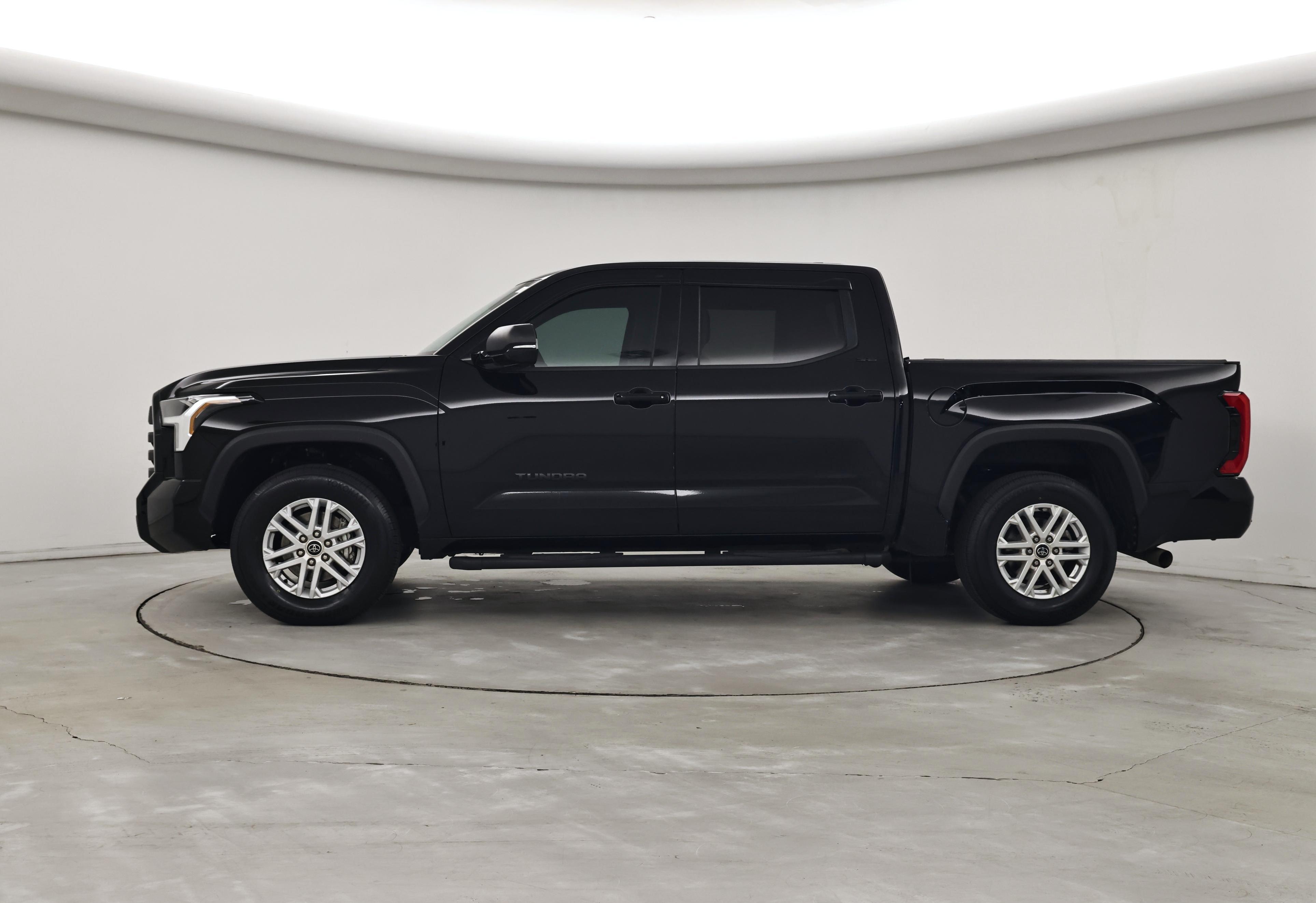 Thumbnail: 2024 Toyota Tundra - 3