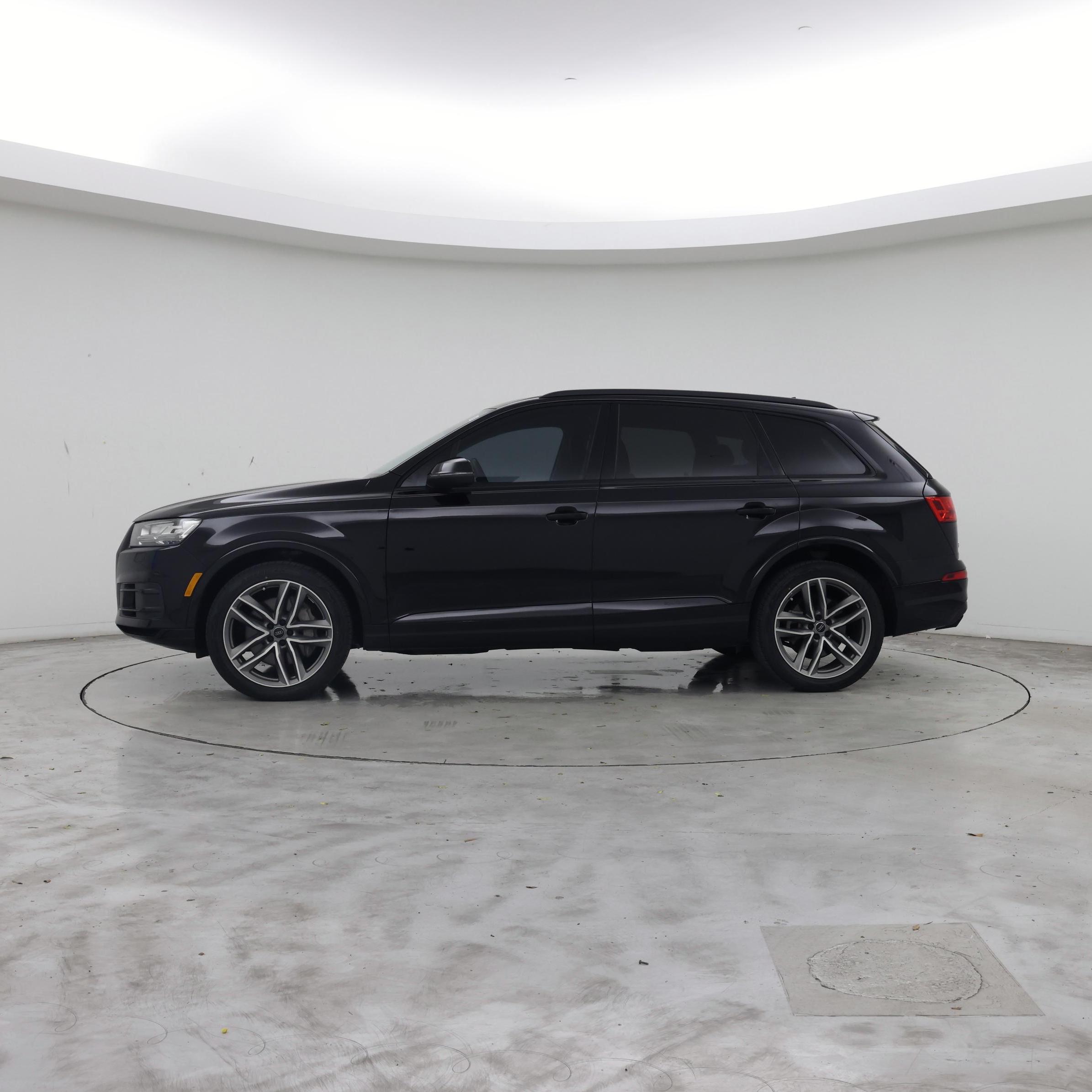Thumbnail: 2018 Audi Q7 - 3