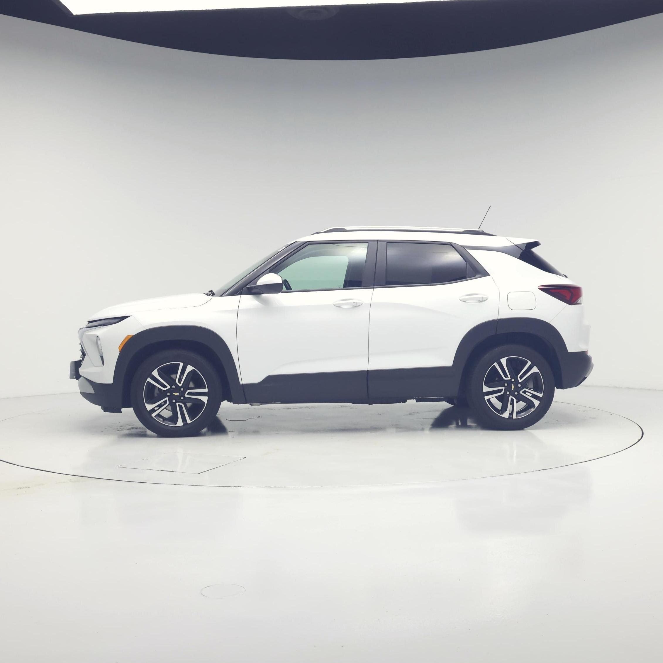 Thumbnail: 2024 Chevrolet TrailBlazer - 3