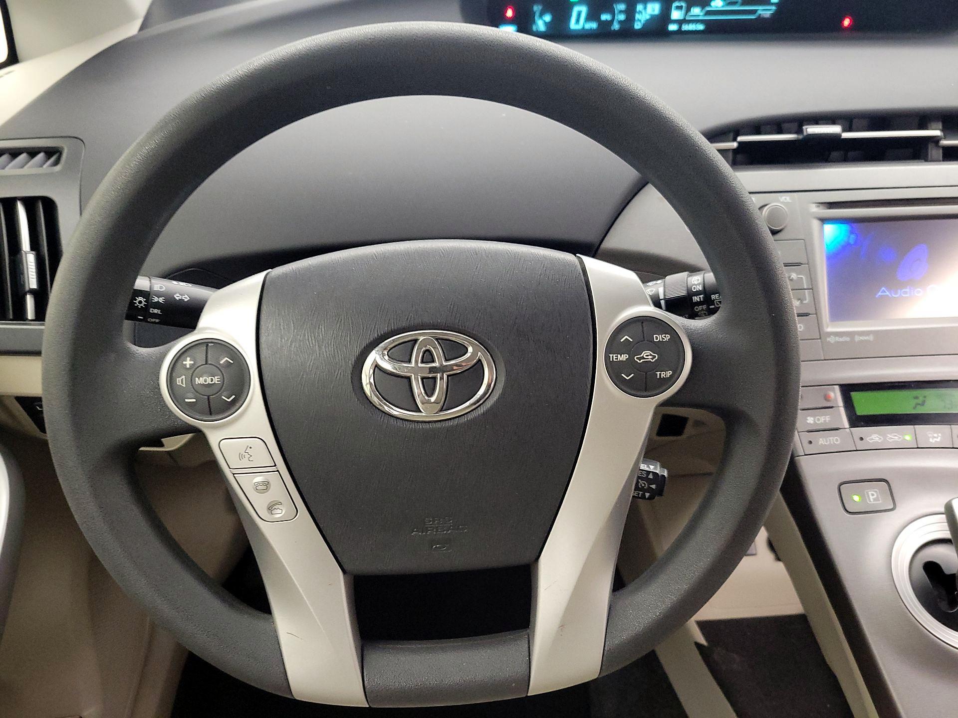 Thumbnail: 2014 Toyota Prius - 10