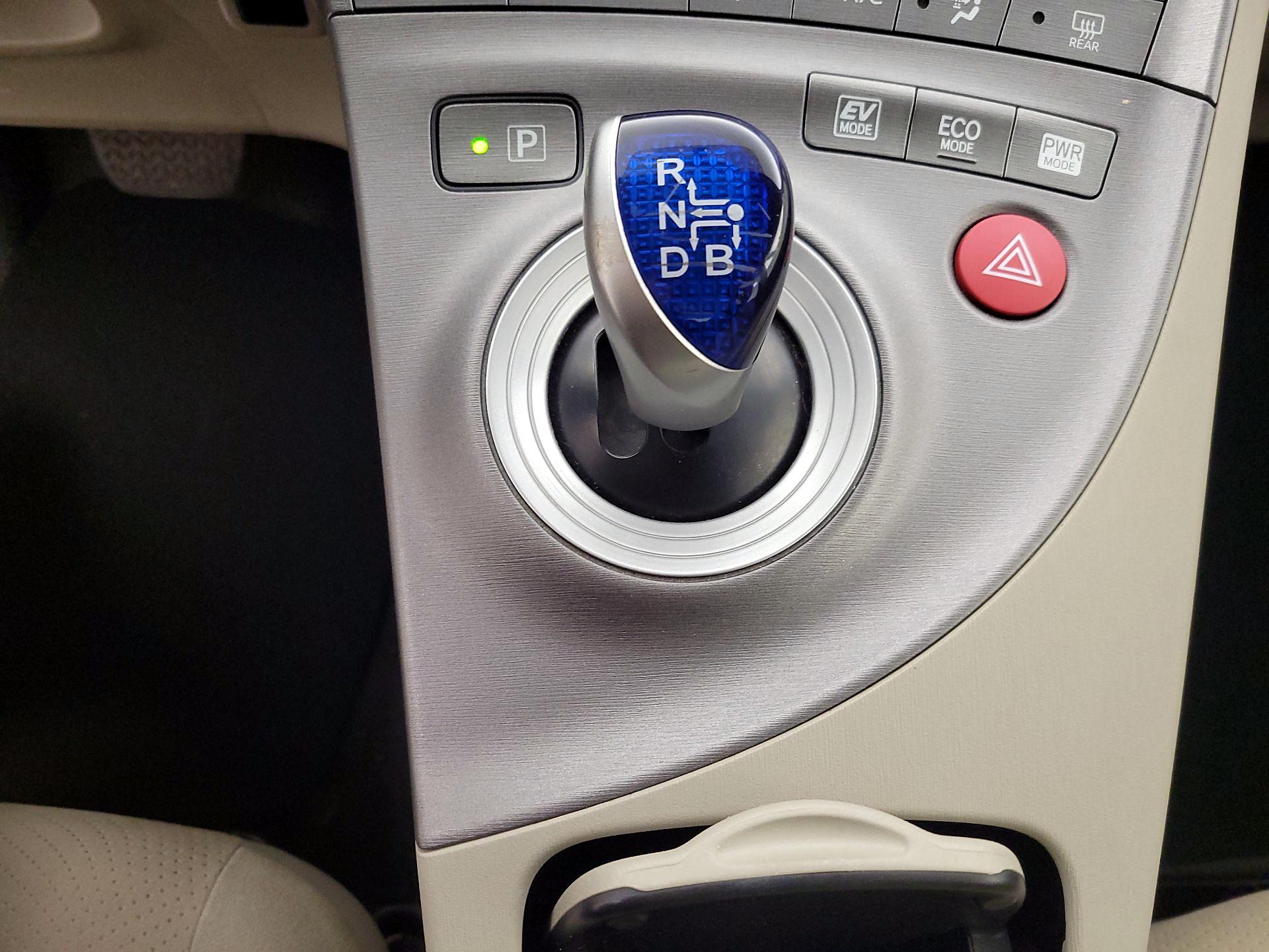 Thumbnail: 2014 Toyota Prius - 17