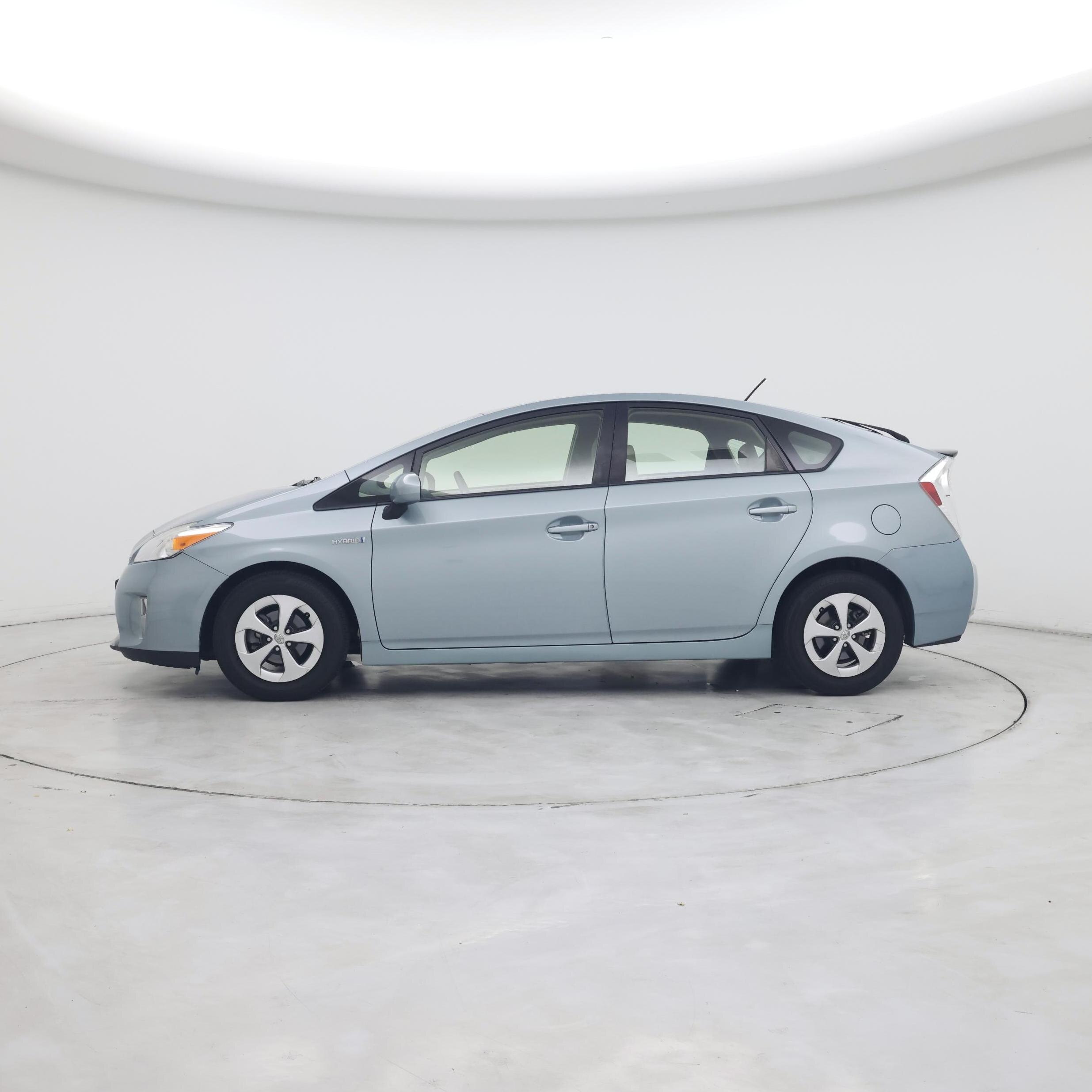 Thumbnail: 2014 Toyota Prius - 3