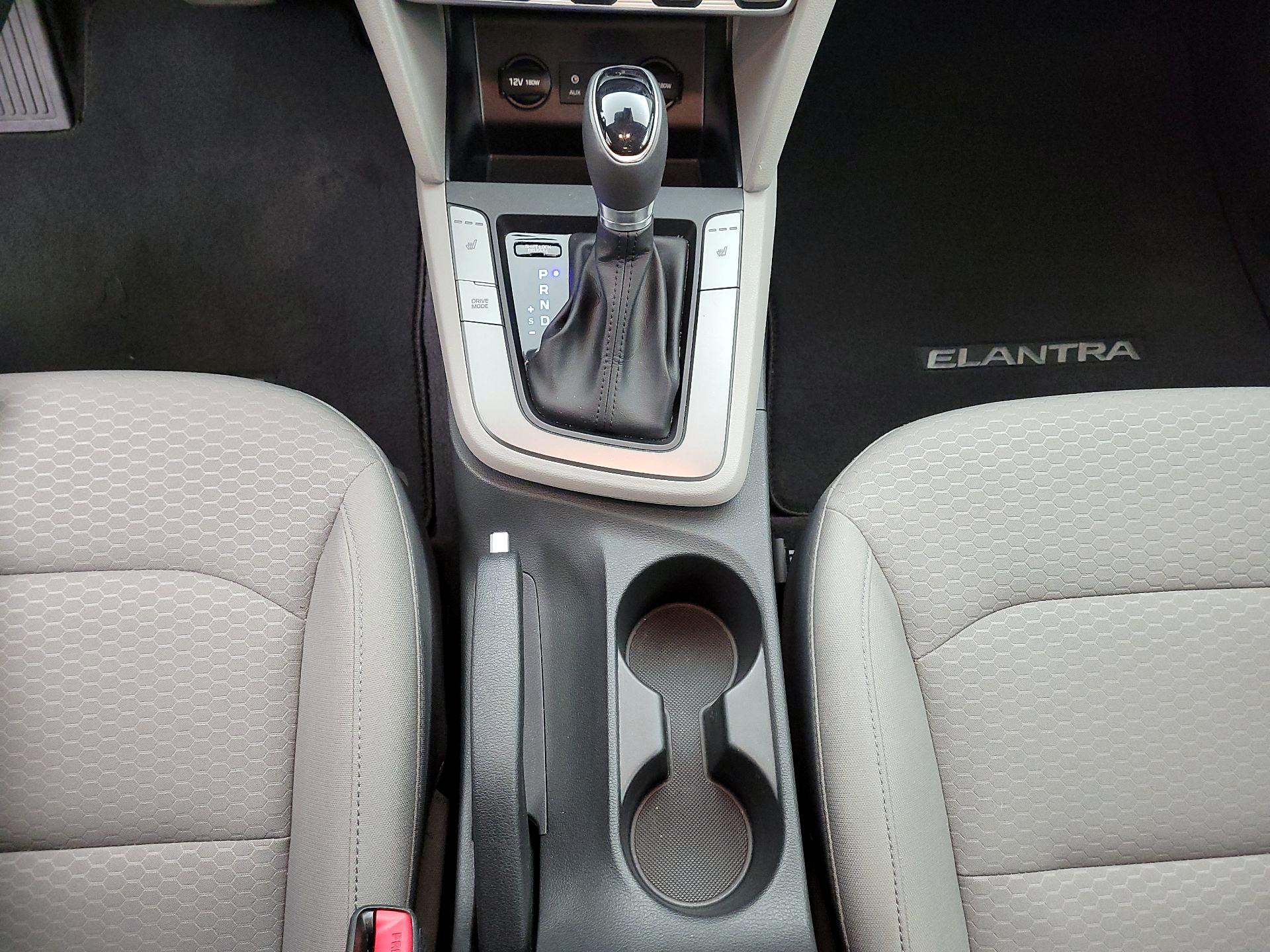Thumbnail: 2020 Hyundai Elantra - 17